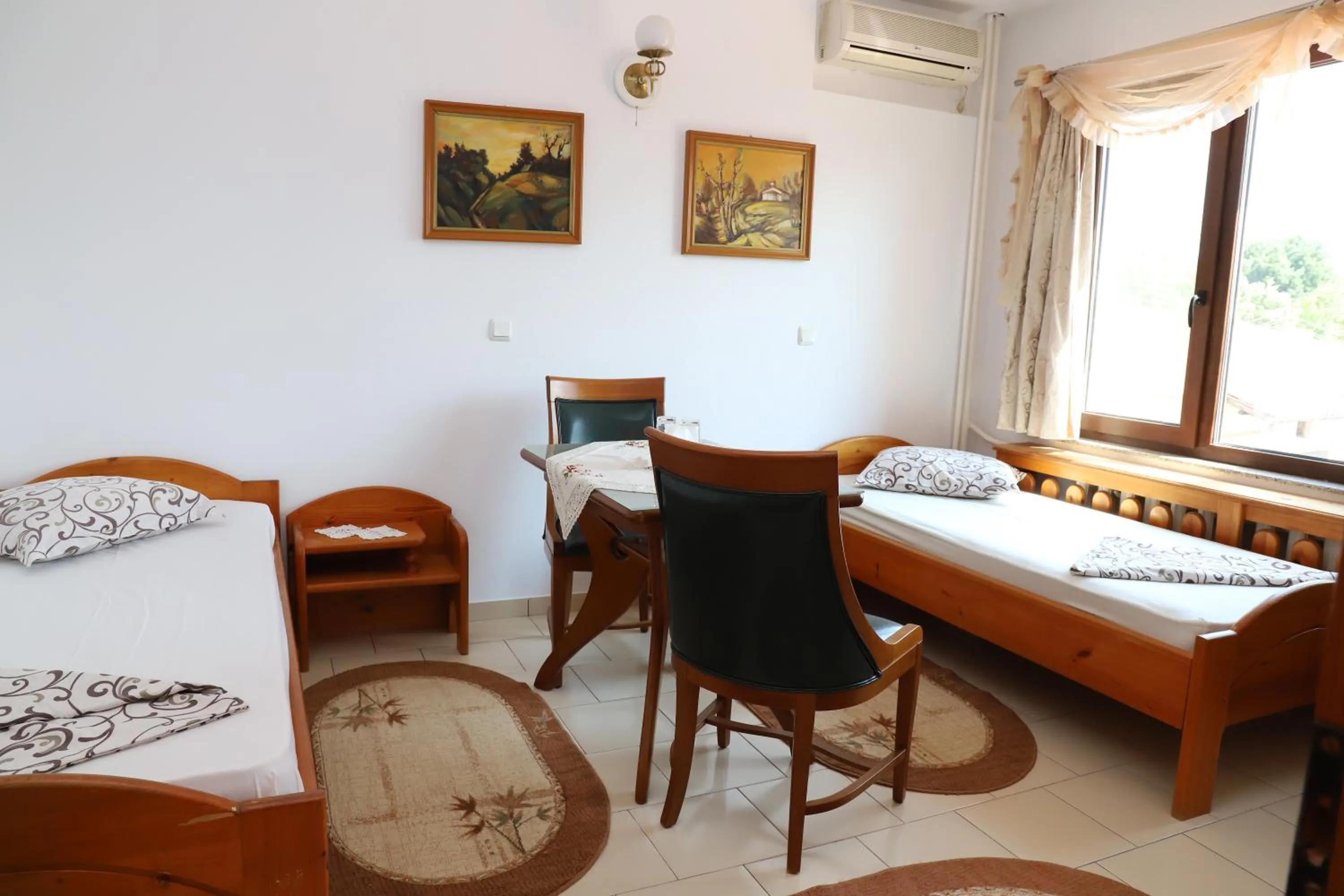 Photo of the whole room, Bed in Hotel Mishel