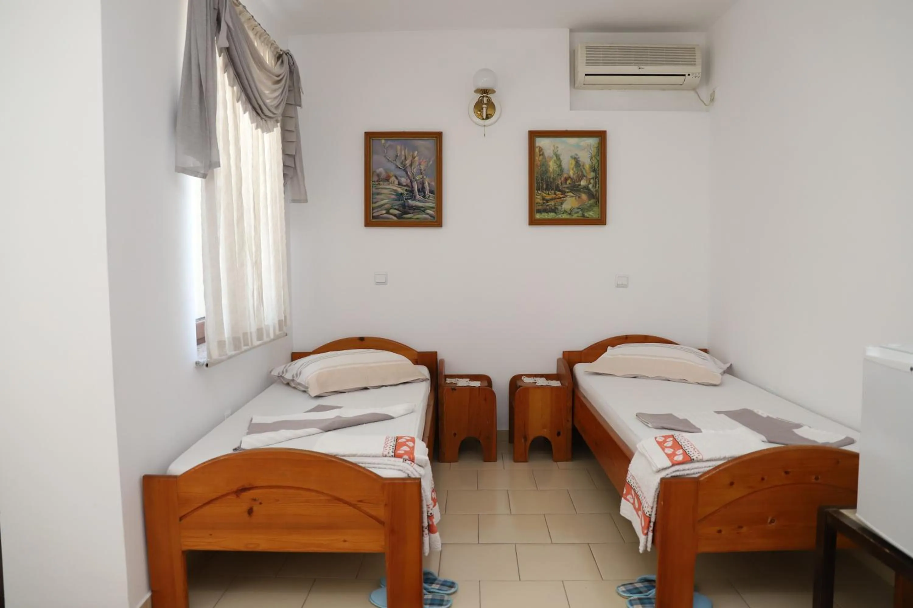 Photo of the whole room, Bed in Hotel Mishel