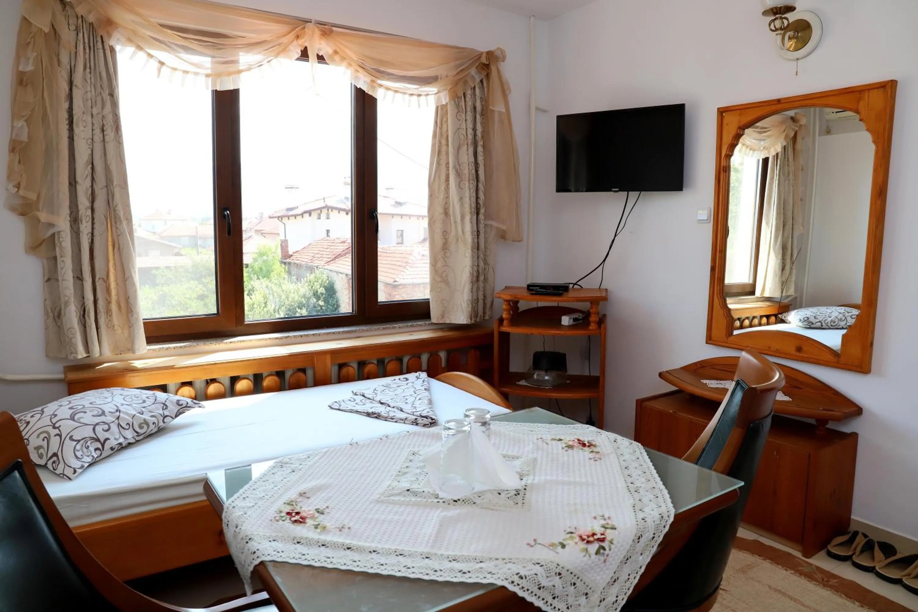 Photo of the whole room, Bed in Hotel Mishel