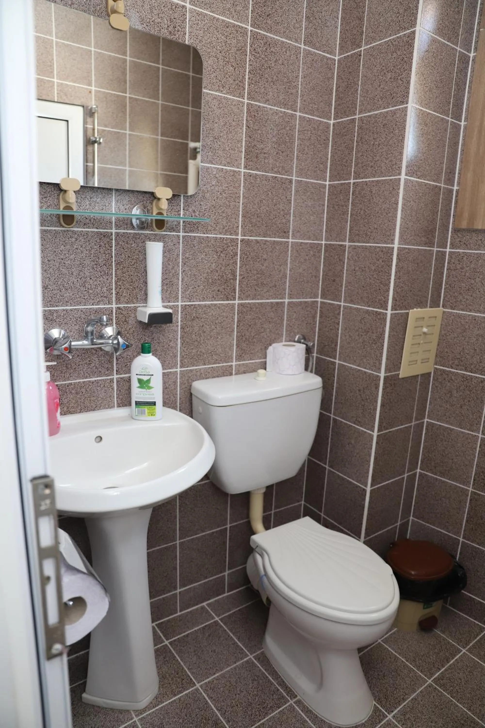 Shower in Hotel Mishel