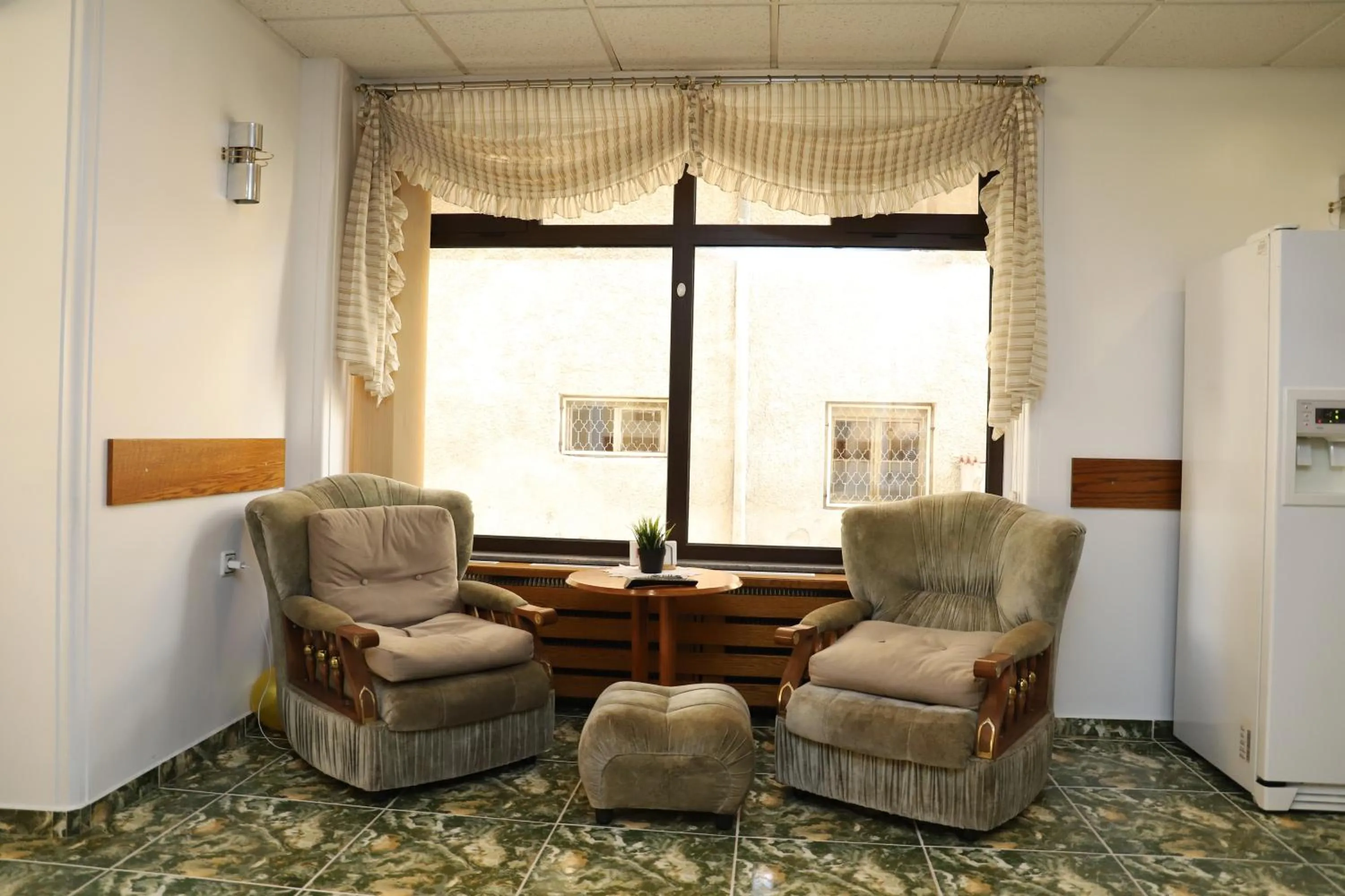 Seating area in Hotel Mishel