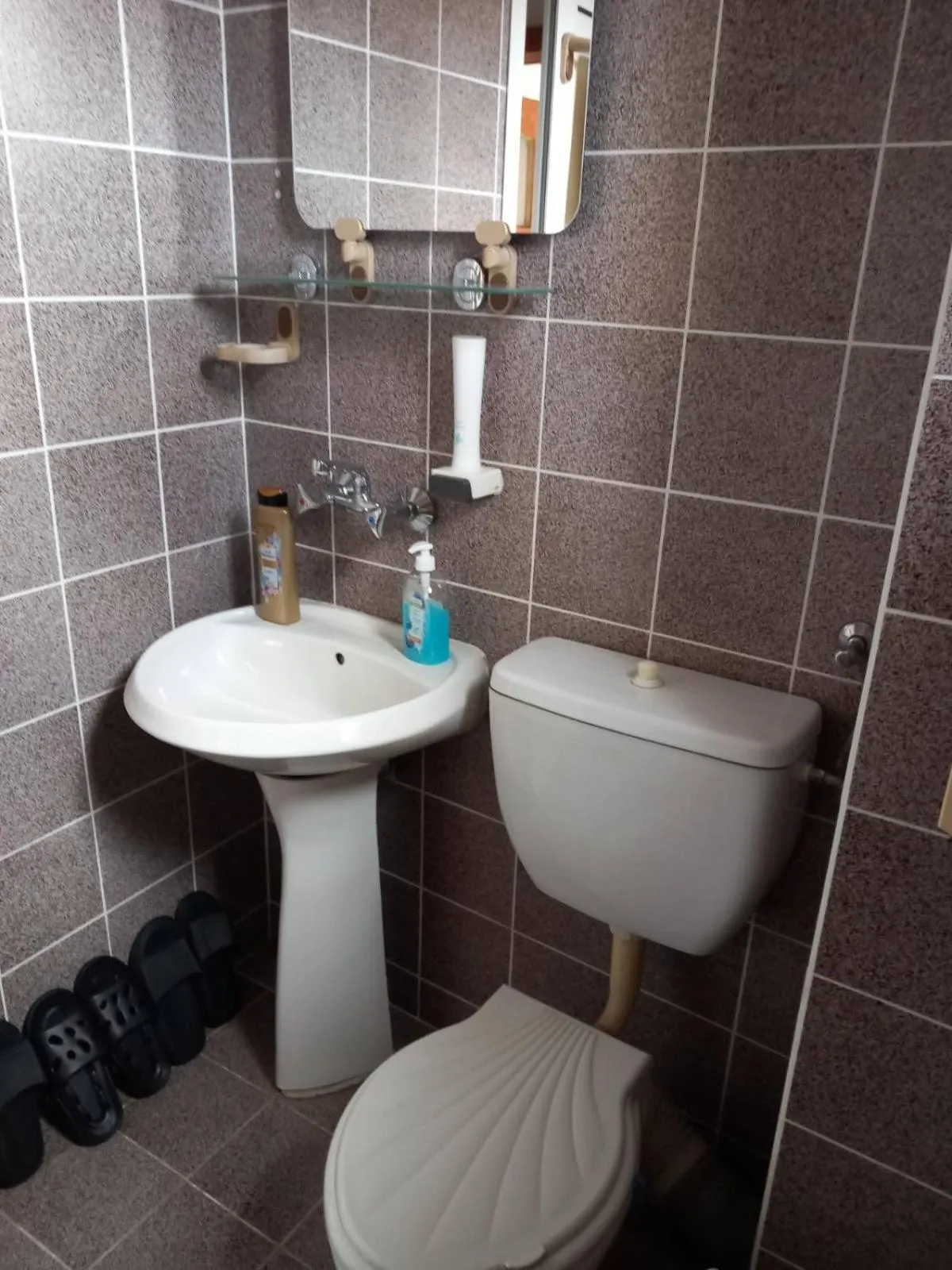 Shower in Hotel Mishel