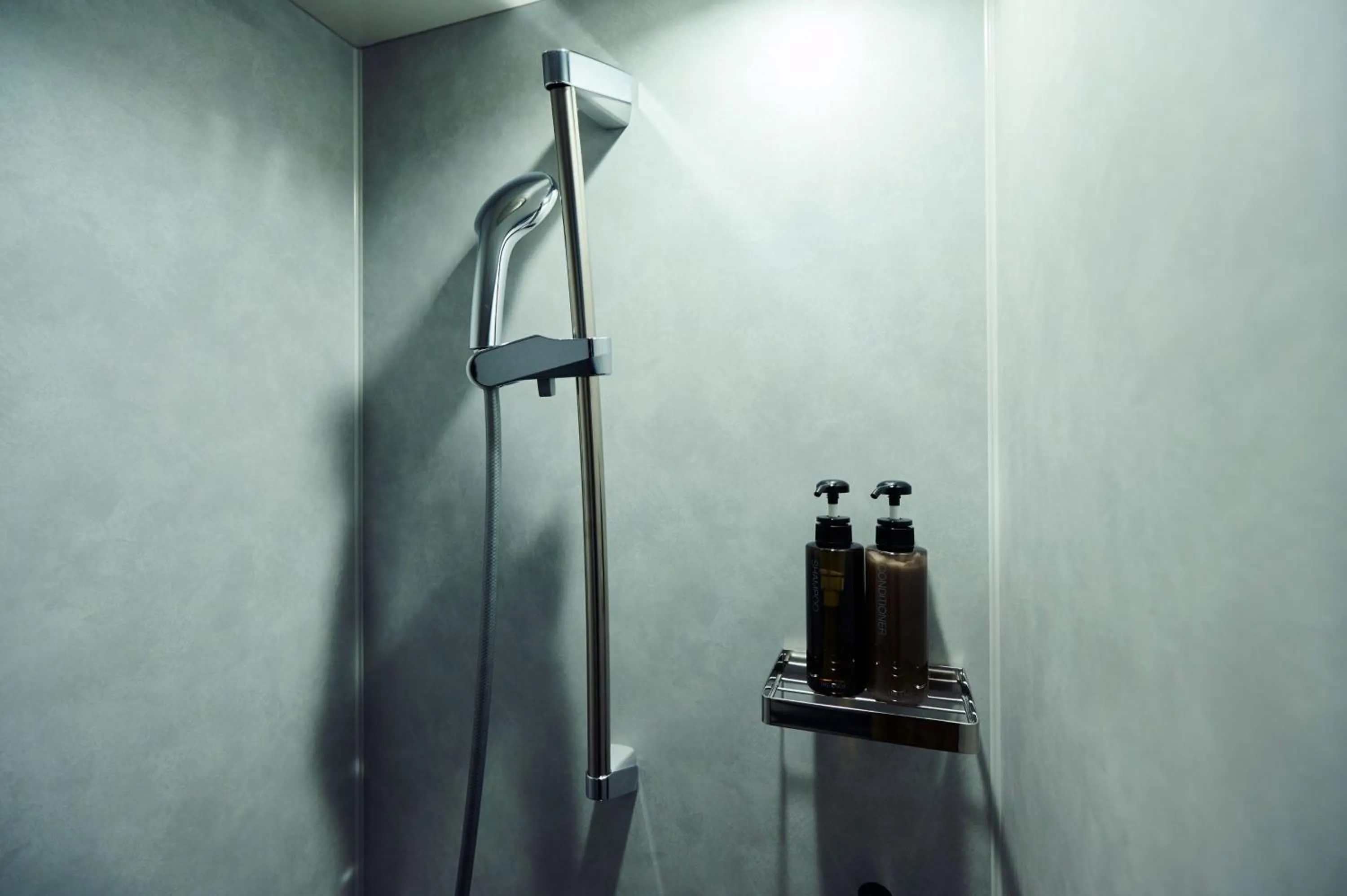 Shower in The Knot Utsunomiya