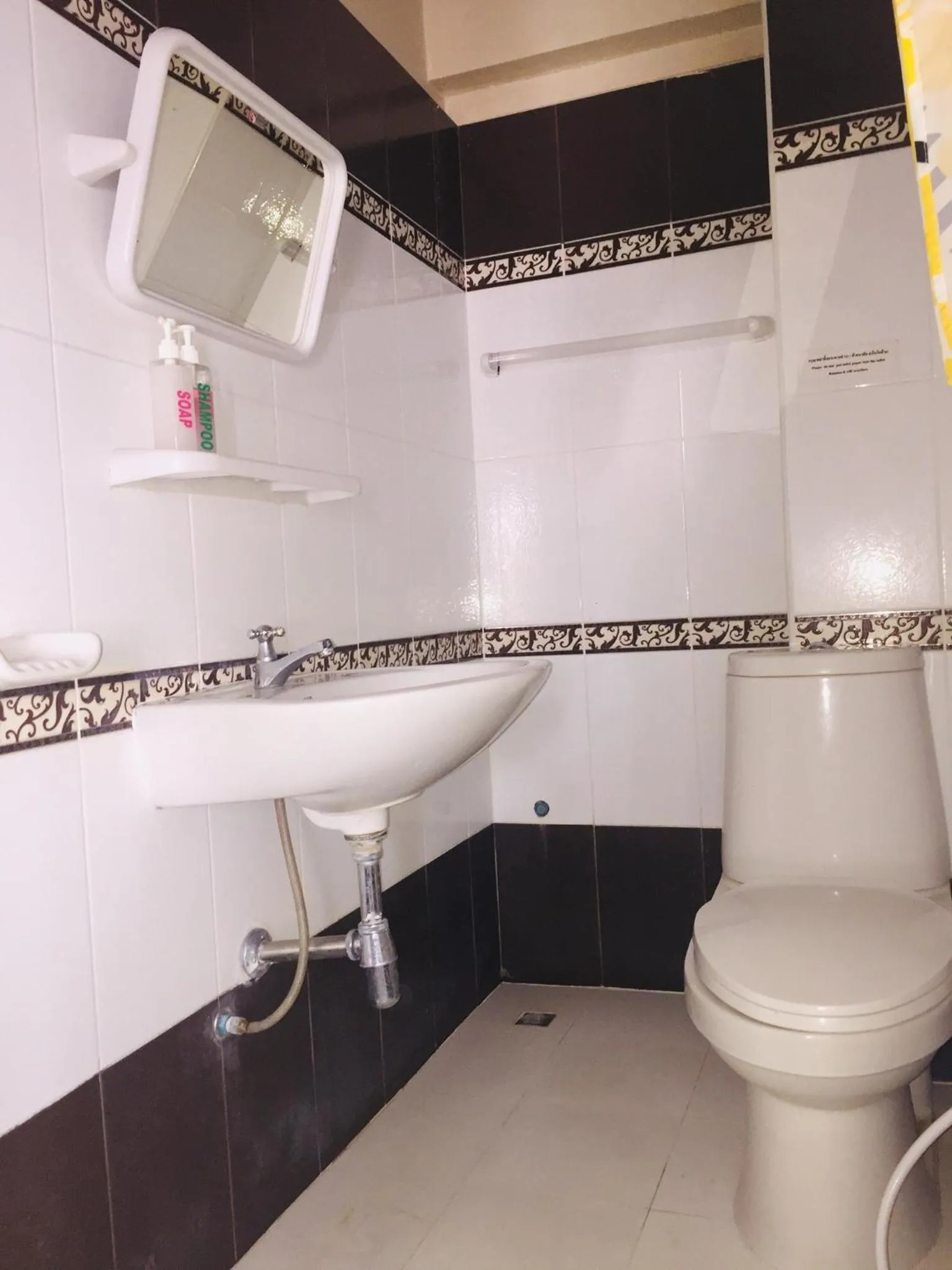 Shower in Nett Hotel