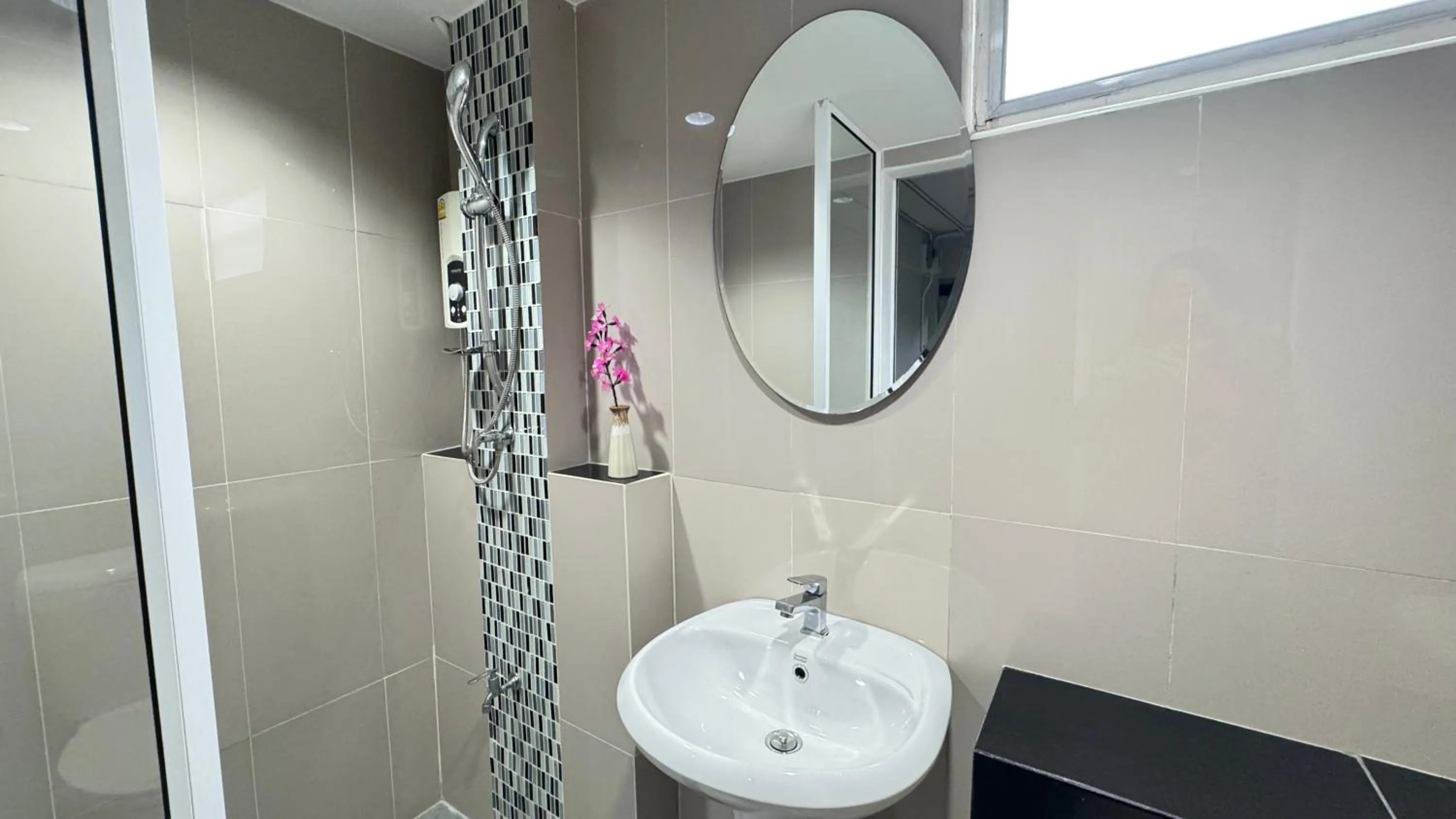 Bathroom in Collection O Mahidol Road