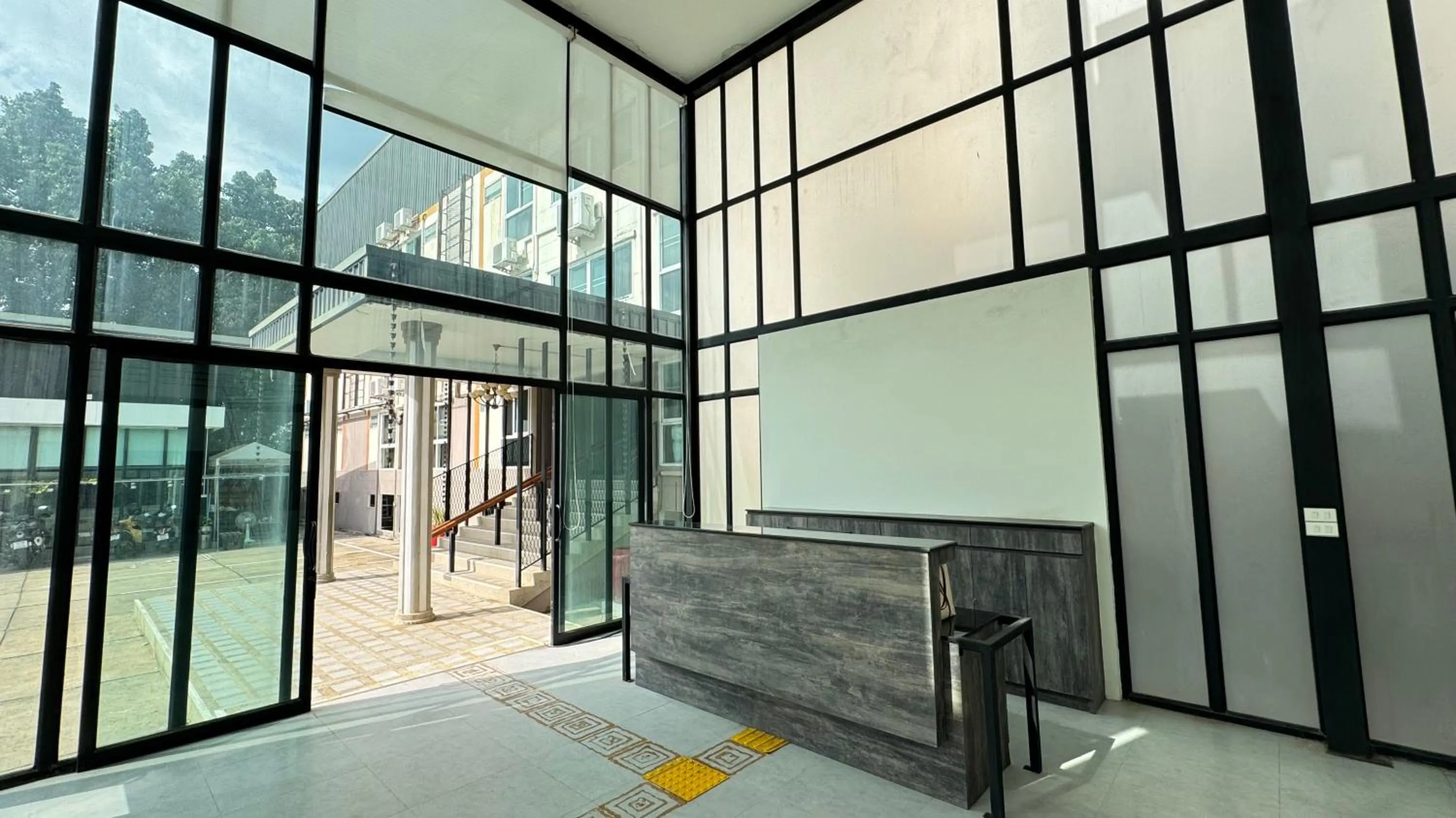 Lobby or reception in Collection O Mahidol Road