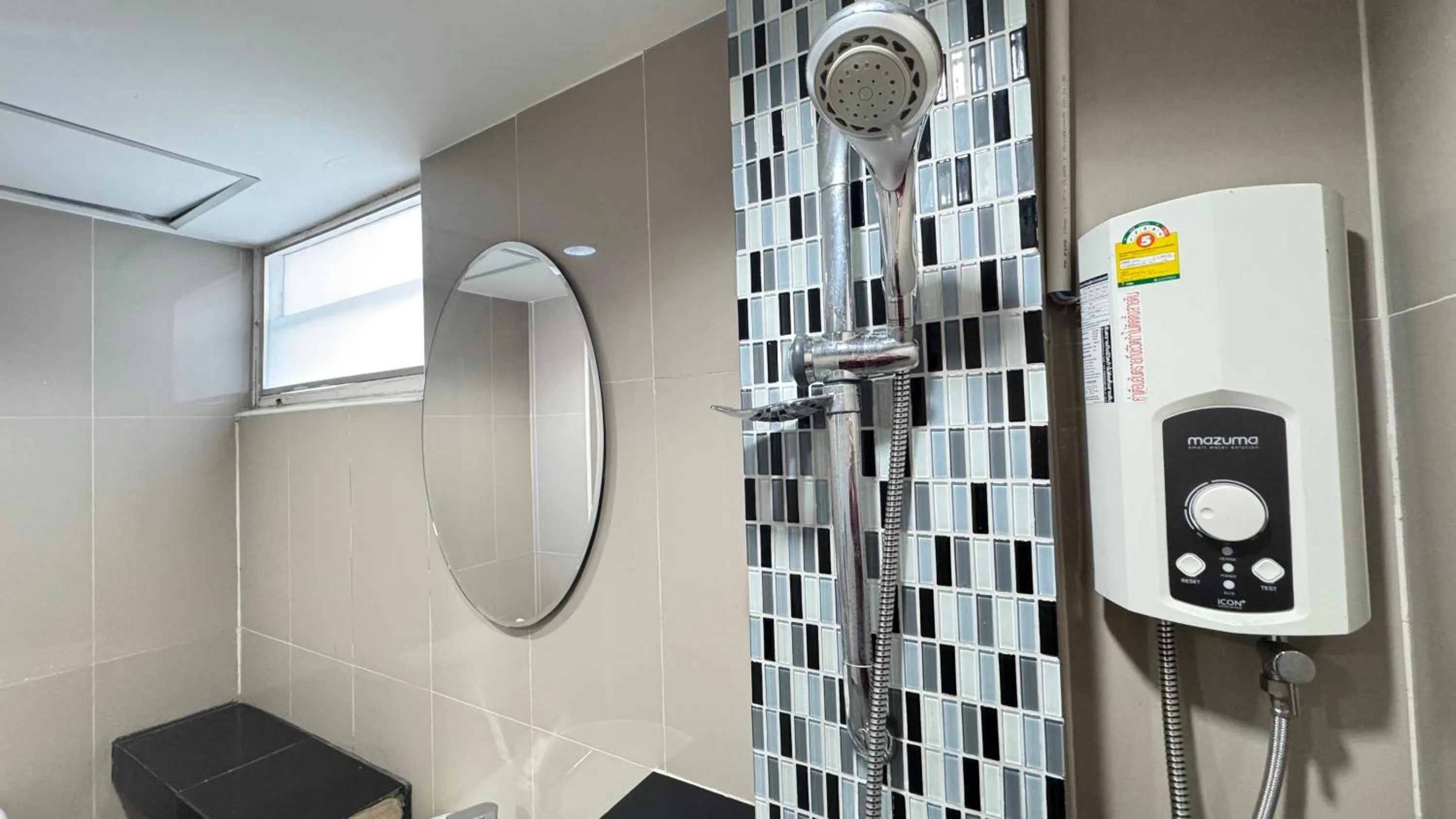 Bathroom in Collection O Mahidol Road