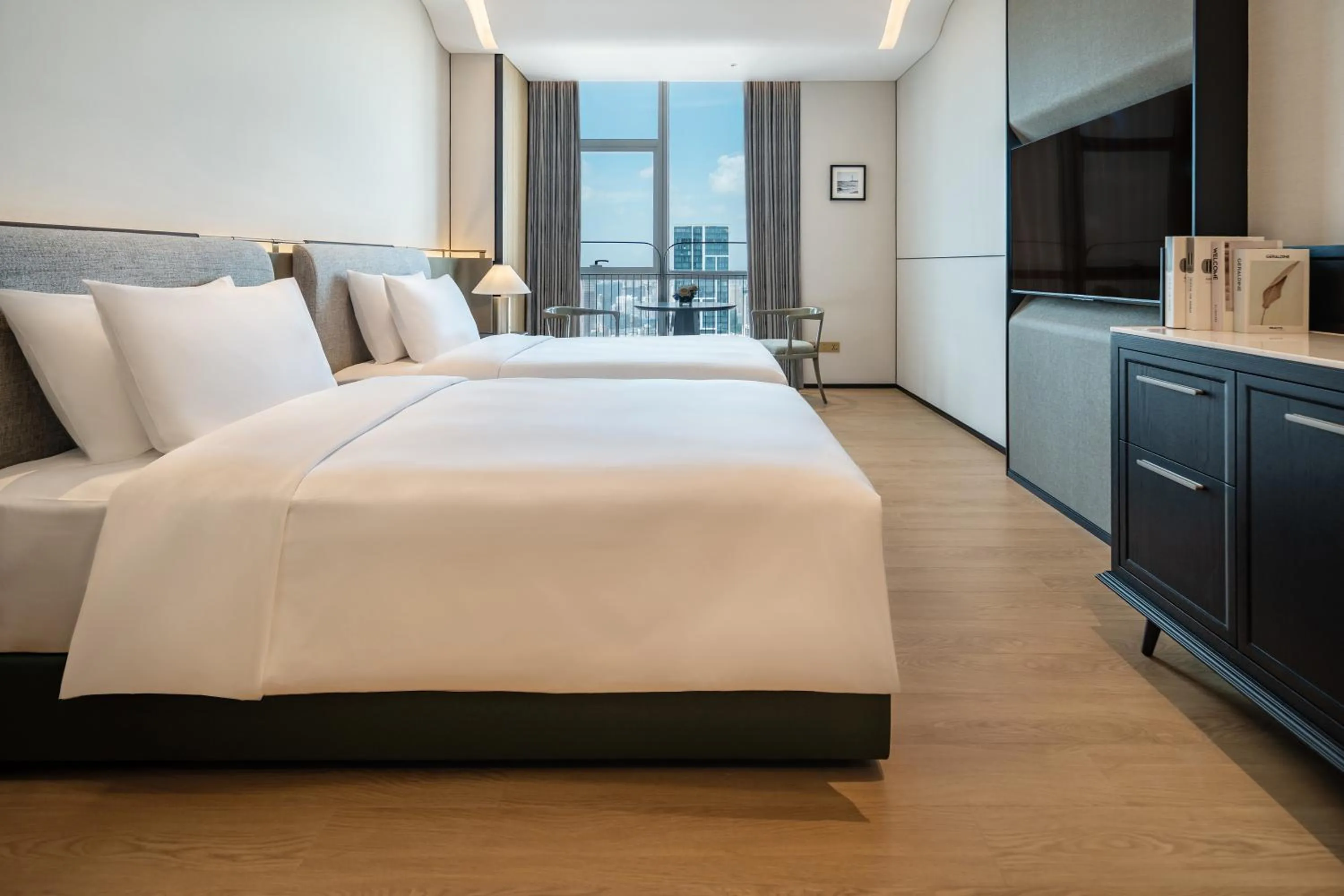 Bedroom, Bed in Pan Pacific Hotel, Dalian