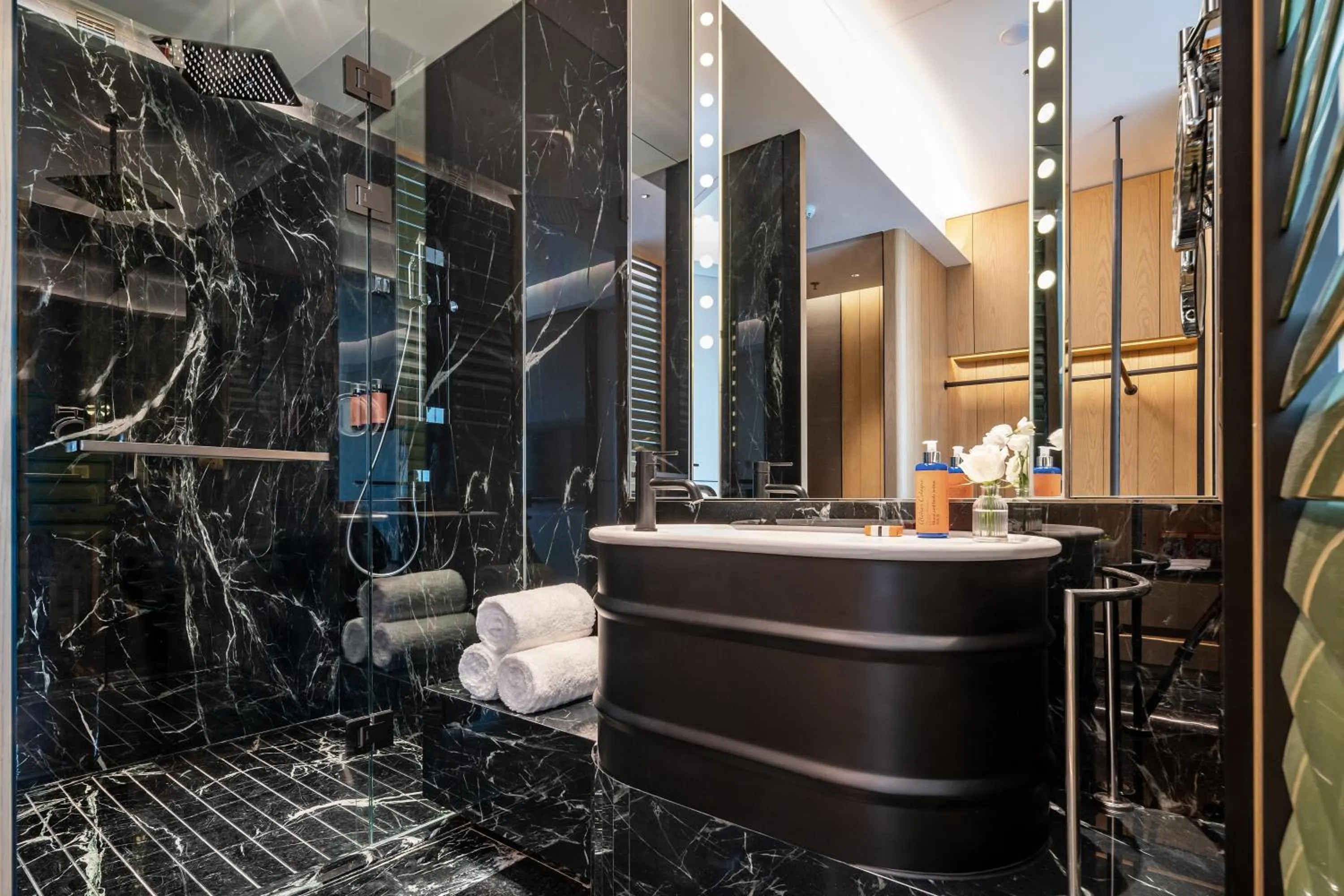 Toilet in Pan Pacific Hotel, Dalian