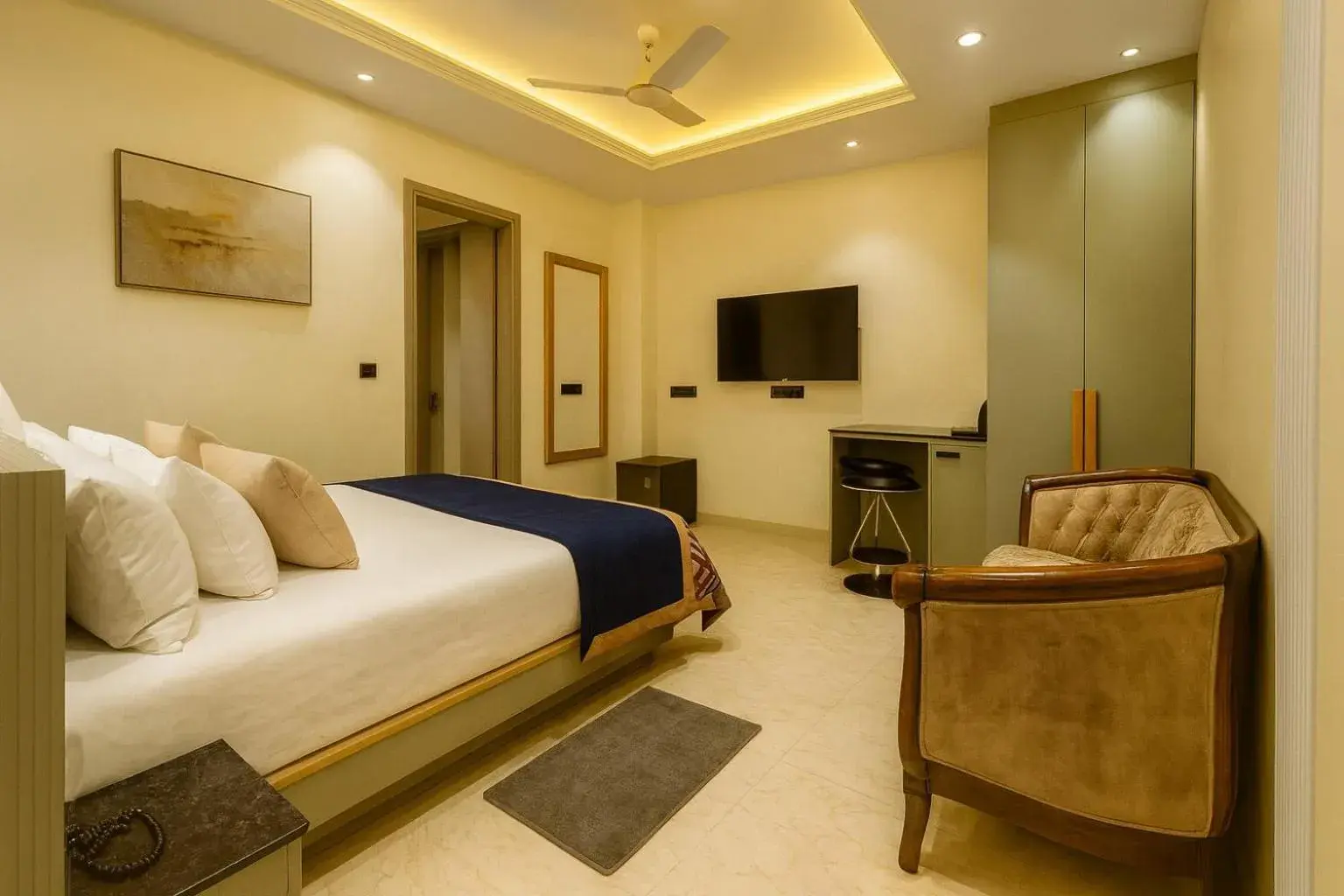 Deluxe Junior Suite in The PratiQ Luxe - Paschim Vihar Deluxe Junior Suite in The PratiQ Luxe - Paschim Vihar