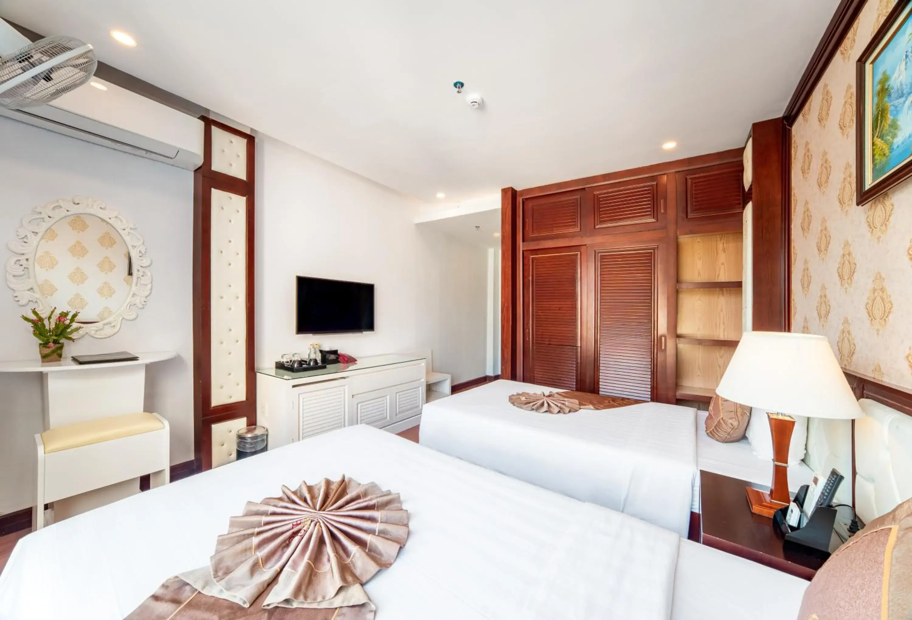 Standard Twin Room in Thai Ha Hotel Standard Twin Room in Thai Ha Hotel