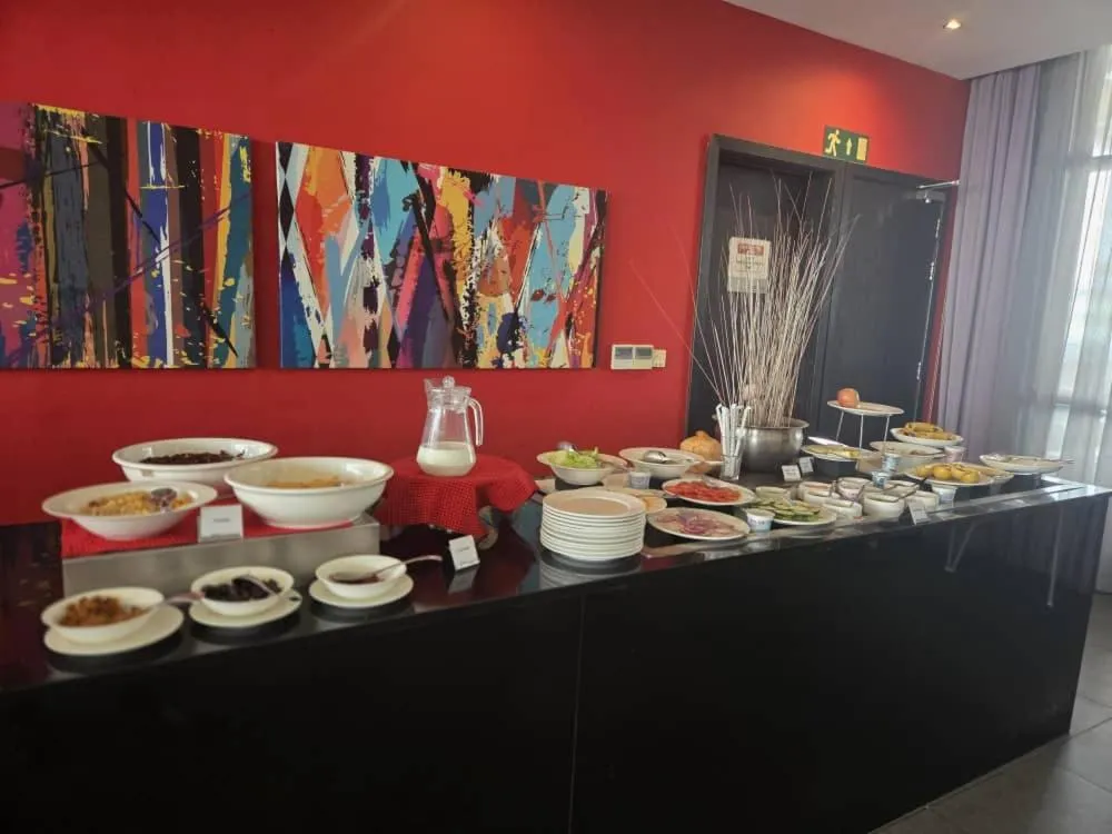 Restaurant/places to eat in Onomo Hotel Dar es Salaam