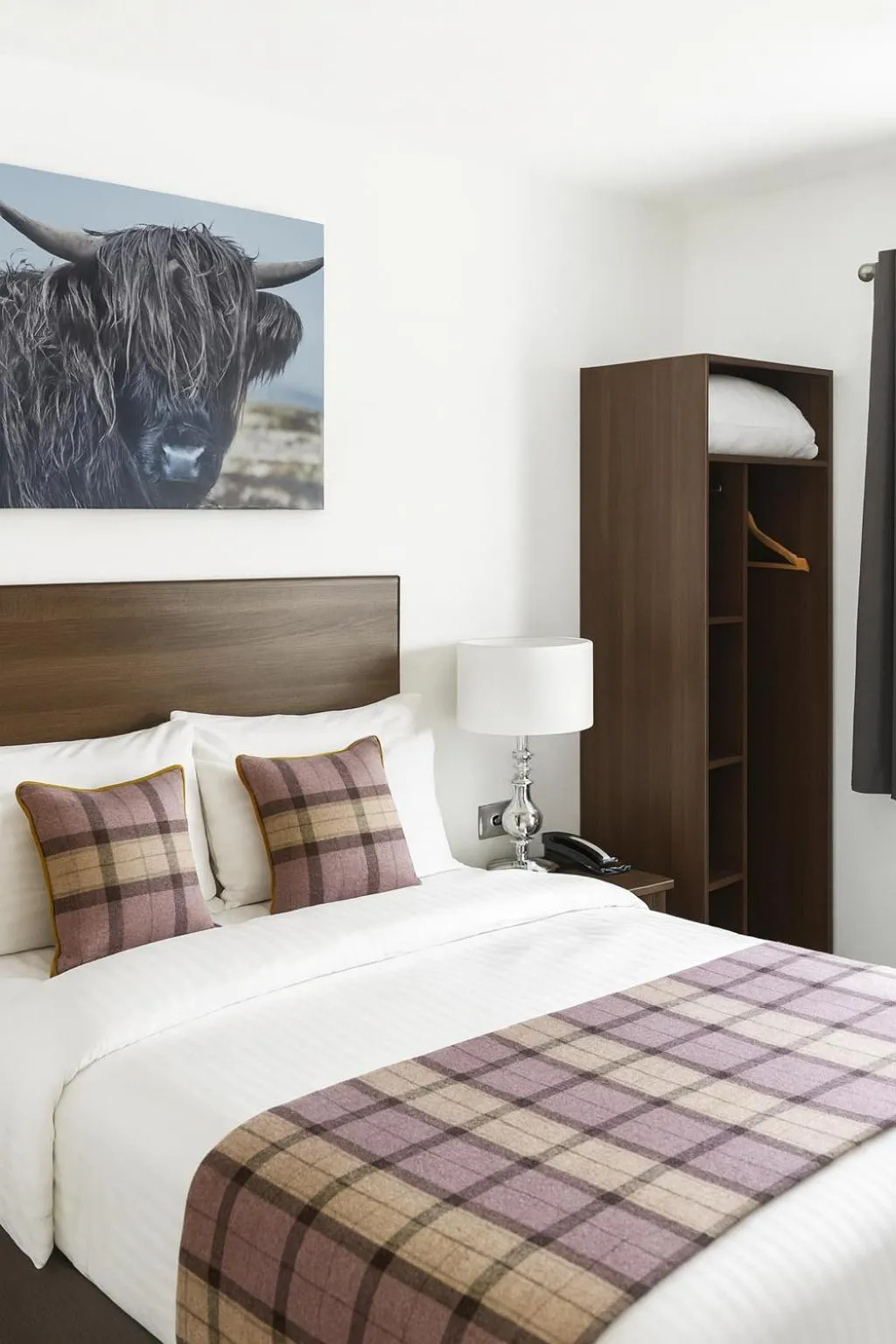 Double Room with Sea View in Lochmaddy Hotel