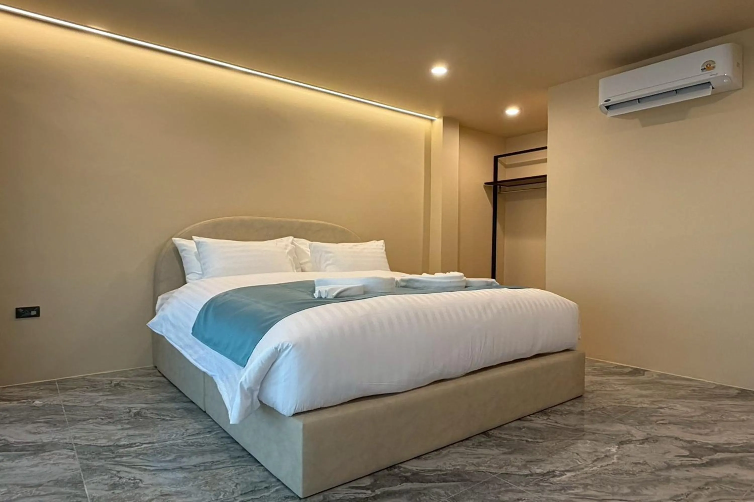 Deluxe Double Room in Sand Maré Karon Hotel