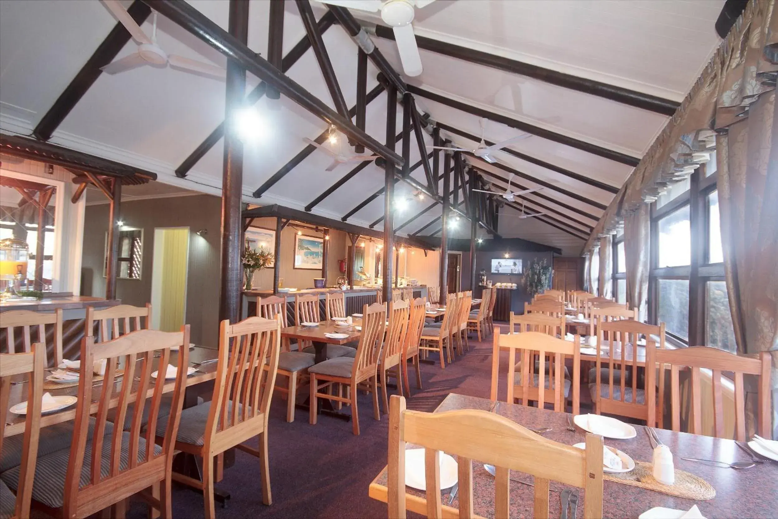 Restaurant/places to eat in Pine Lodge Resort Restaurant/places to eat in Pine Lodge Resort