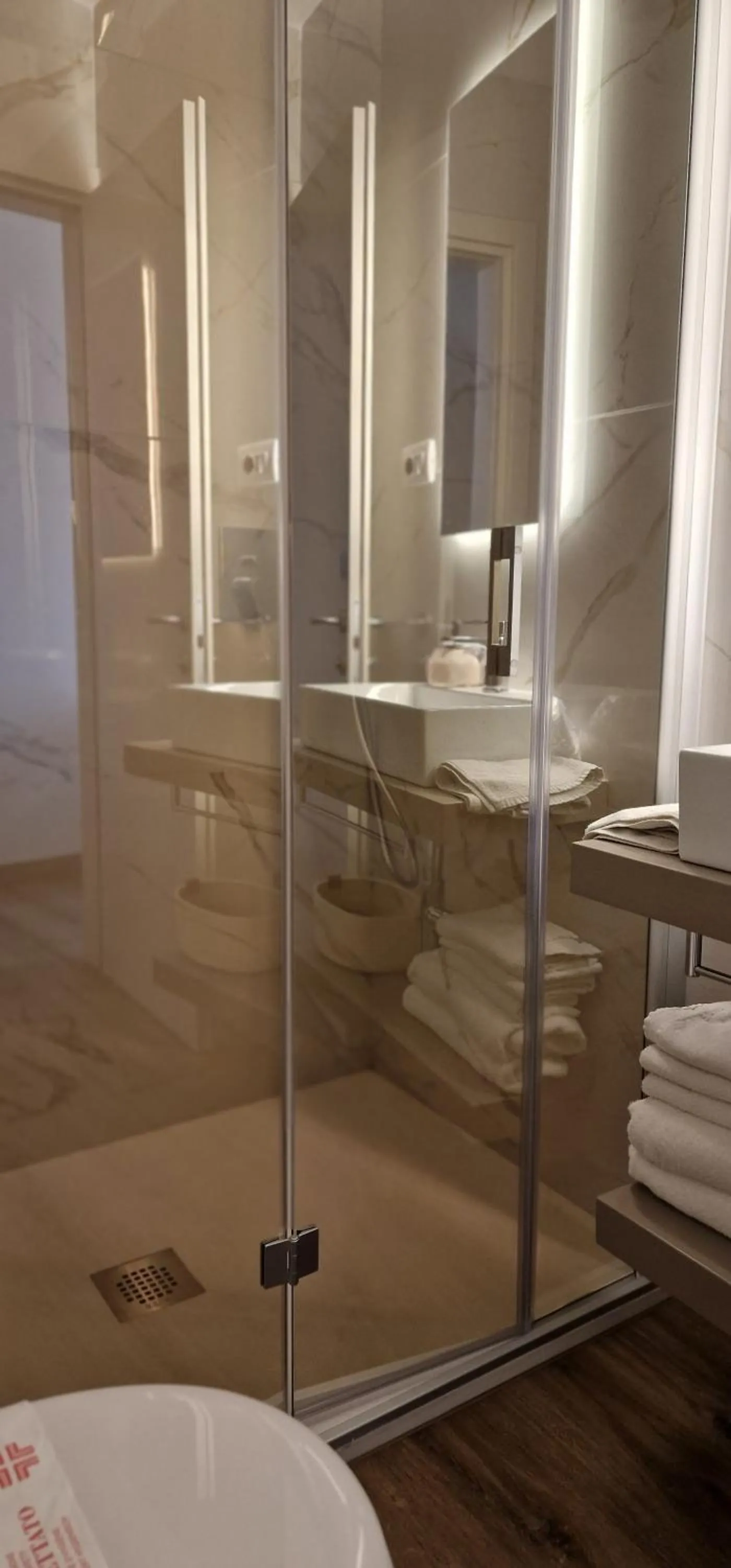 Shower in Hotel La Rocca