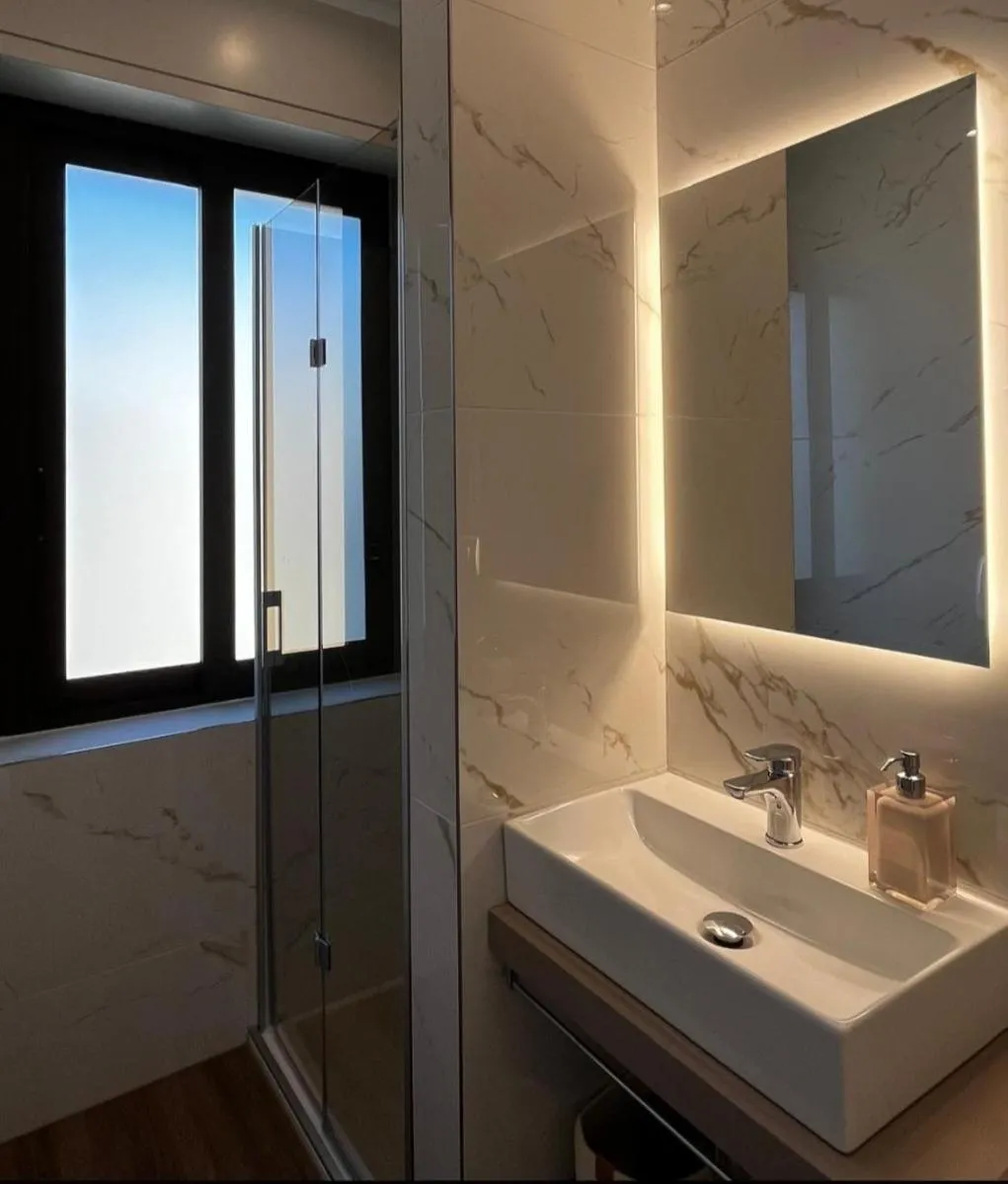 Shower in Hotel La Rocca