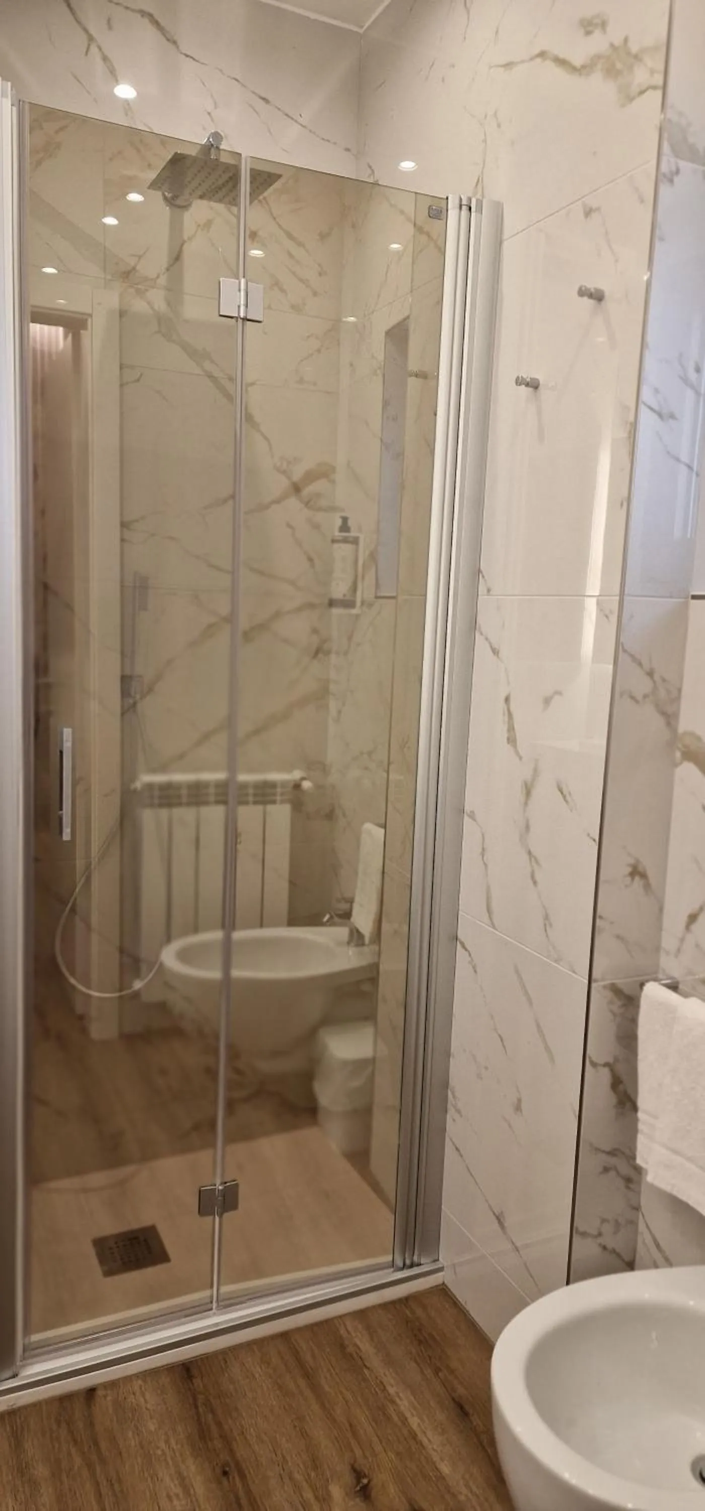 Shower in Hotel La Rocca