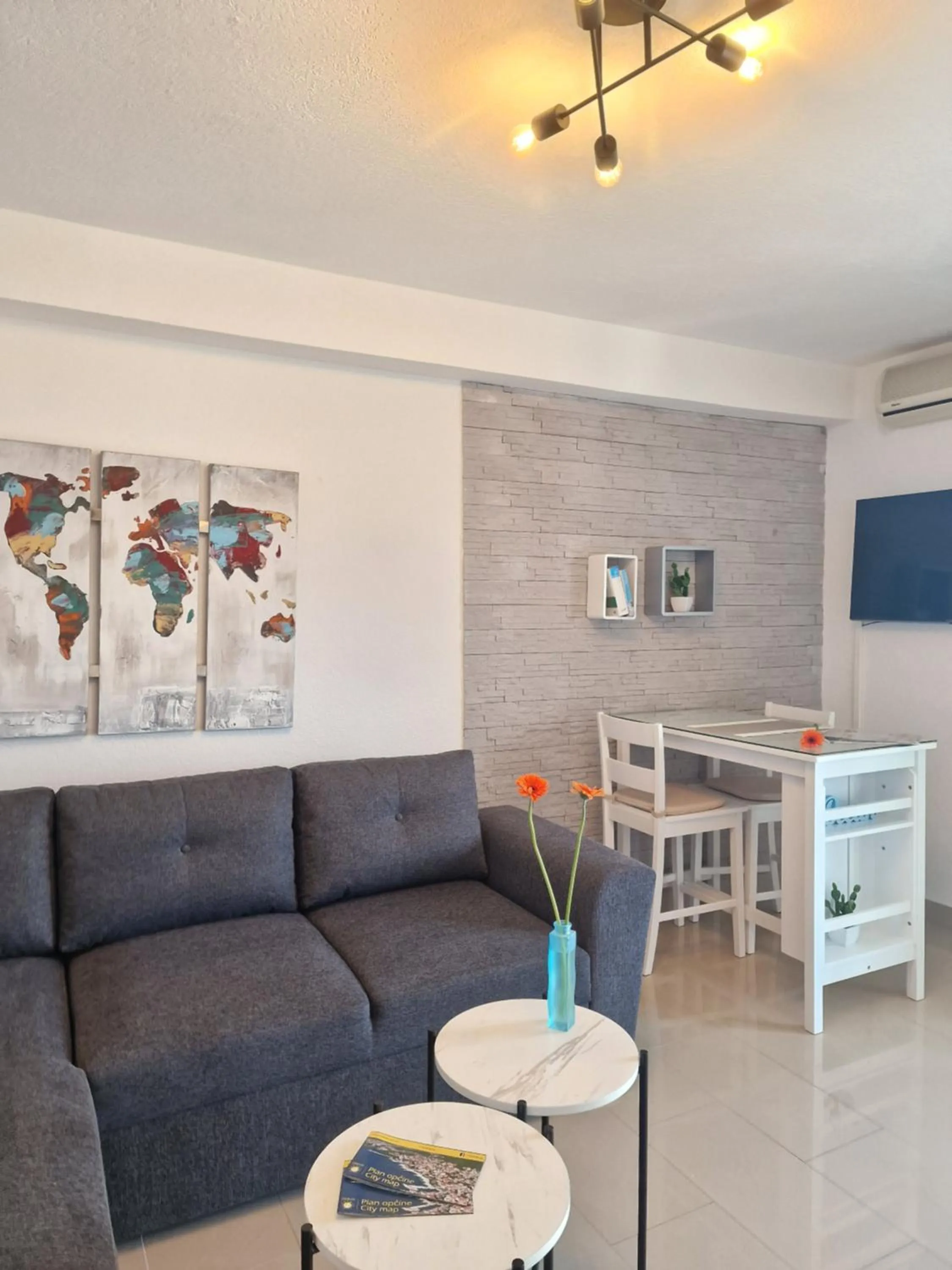 Apartments Silva with a view of sea