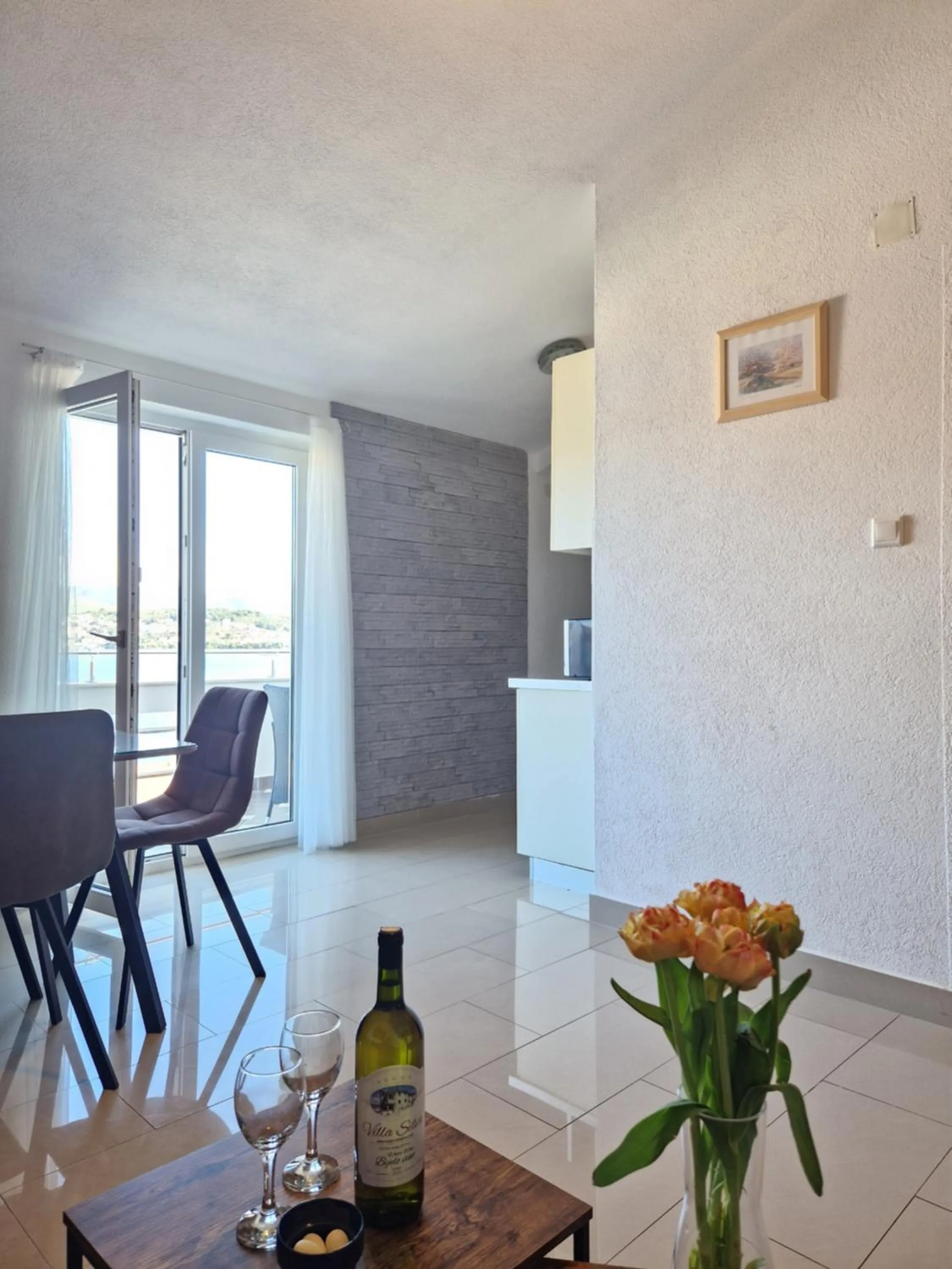 Apartments Silva with a view of sea