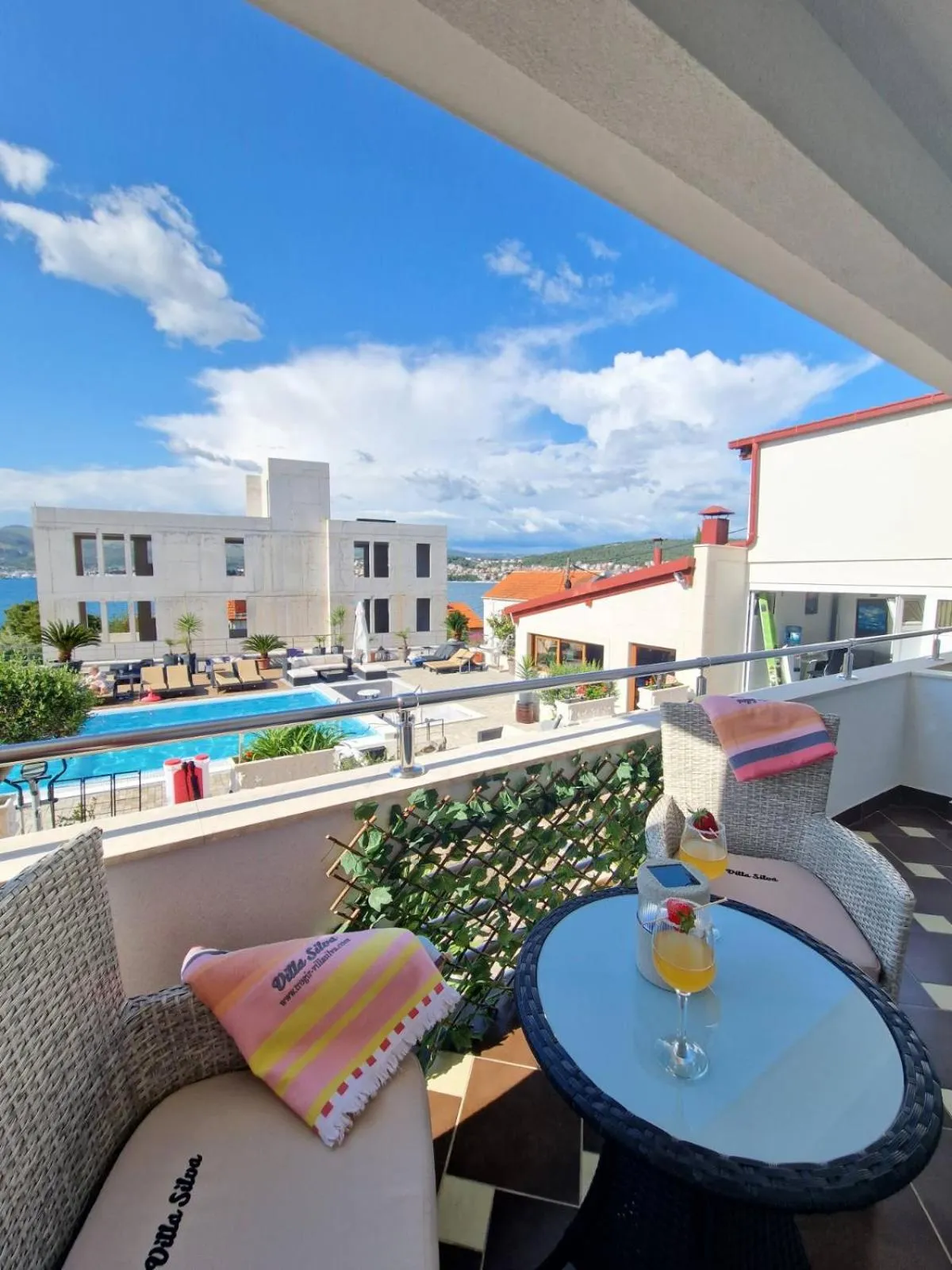 Apartments Silva with a view of sea