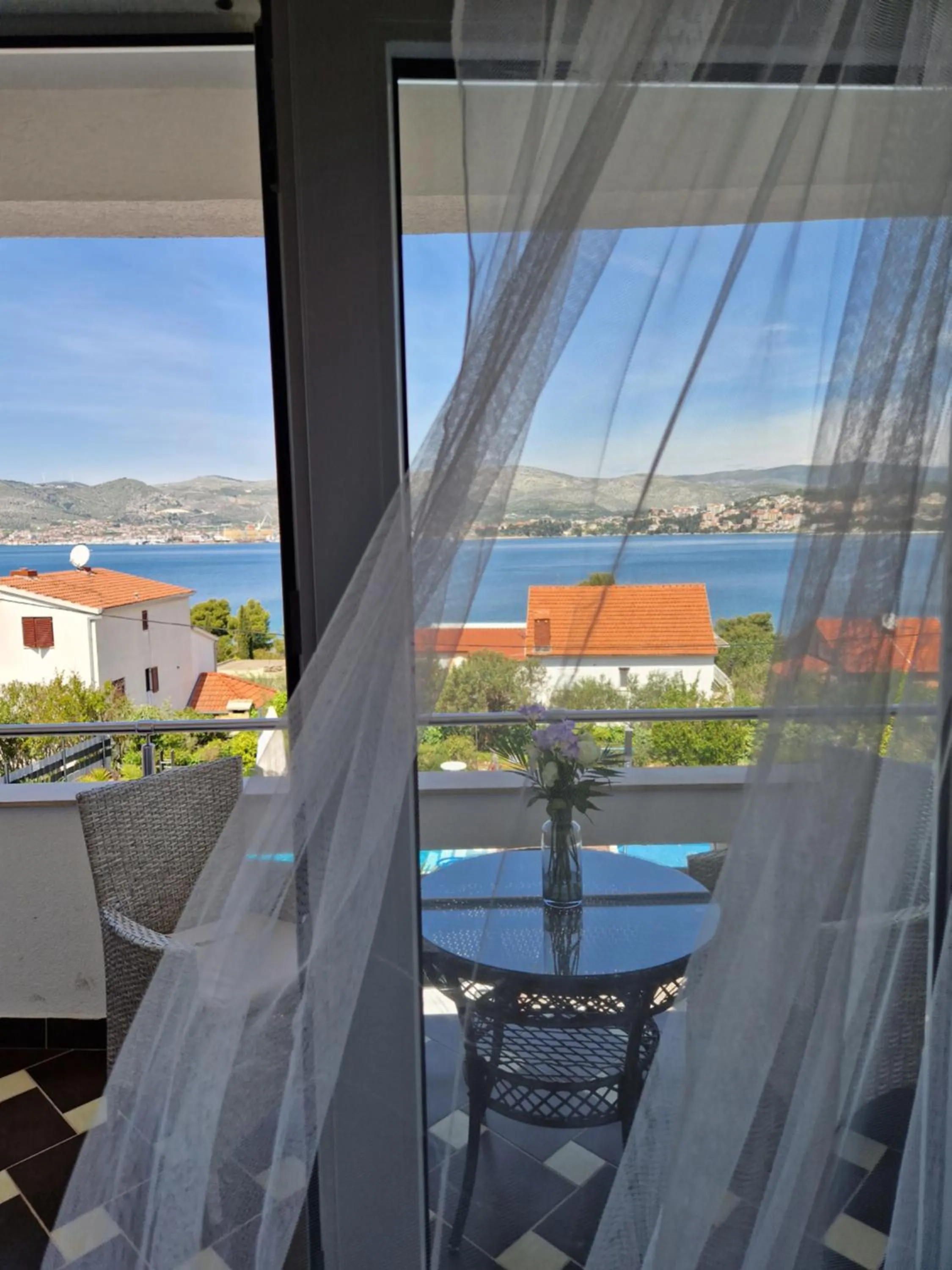 Apartments Silva with a view of sea