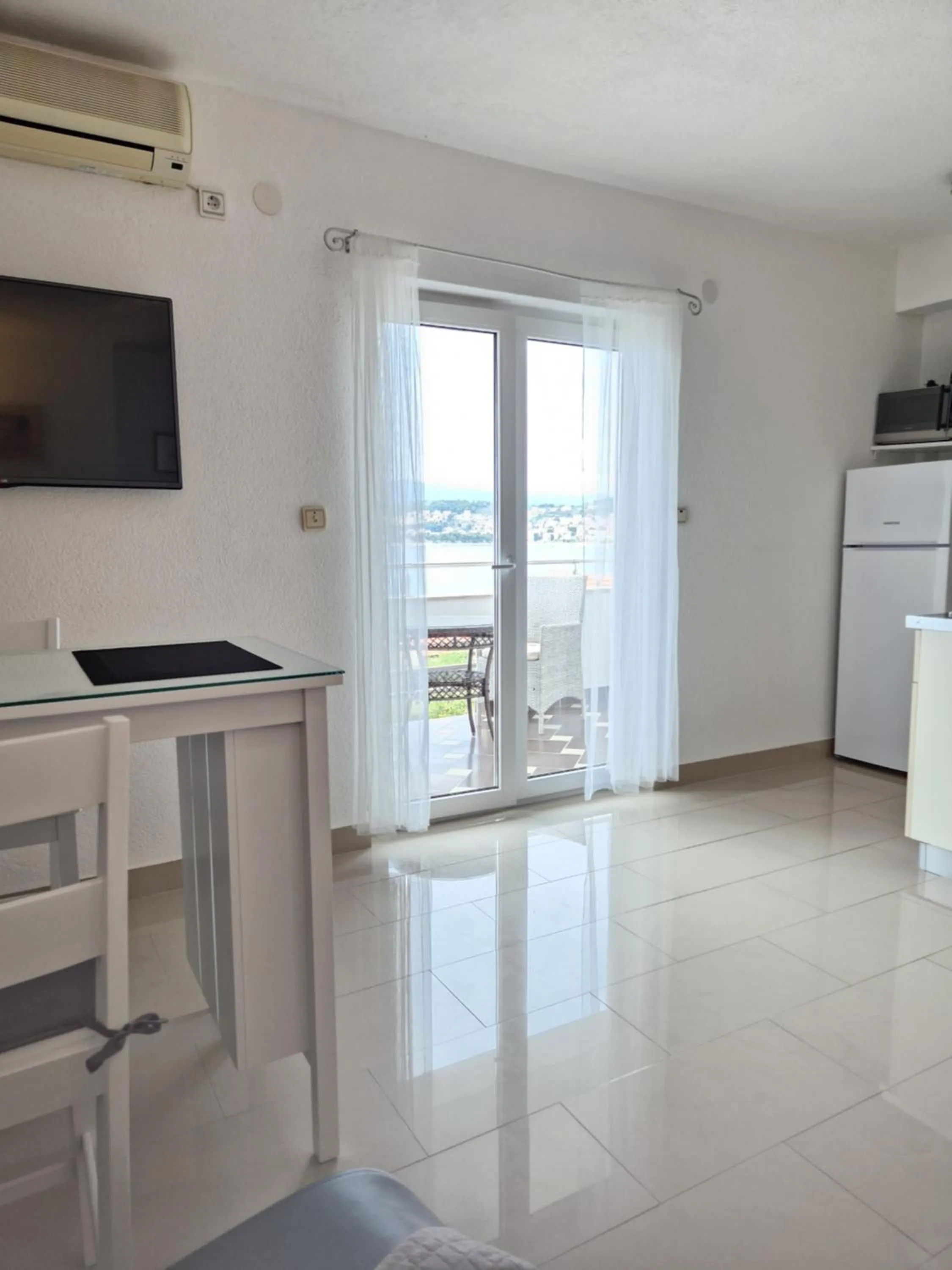 Apartments Silva with a view of sea