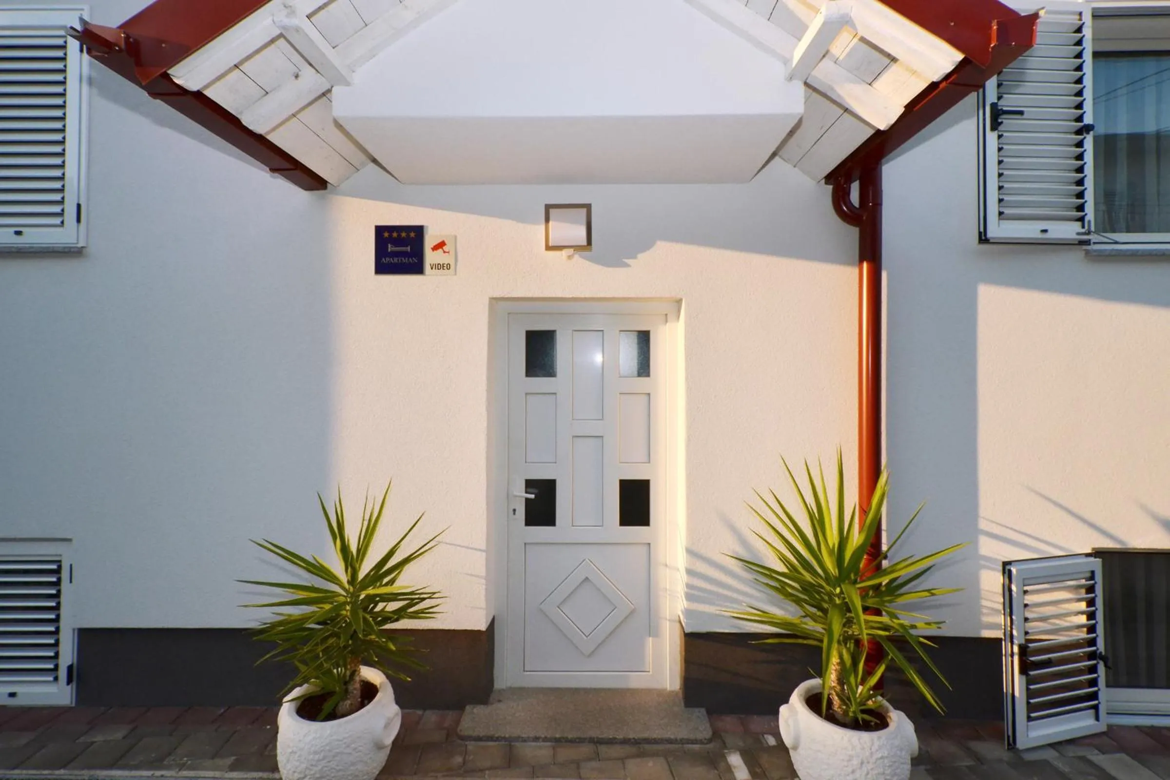 Facade/entrance in Apartments Silva with a view of sea