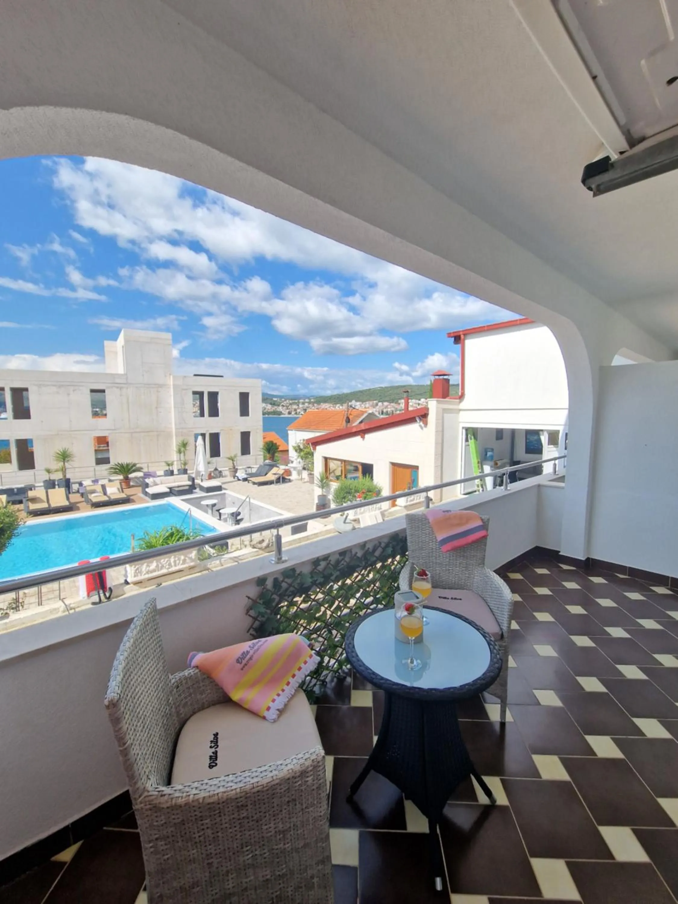 Apartments Silva with a view of sea