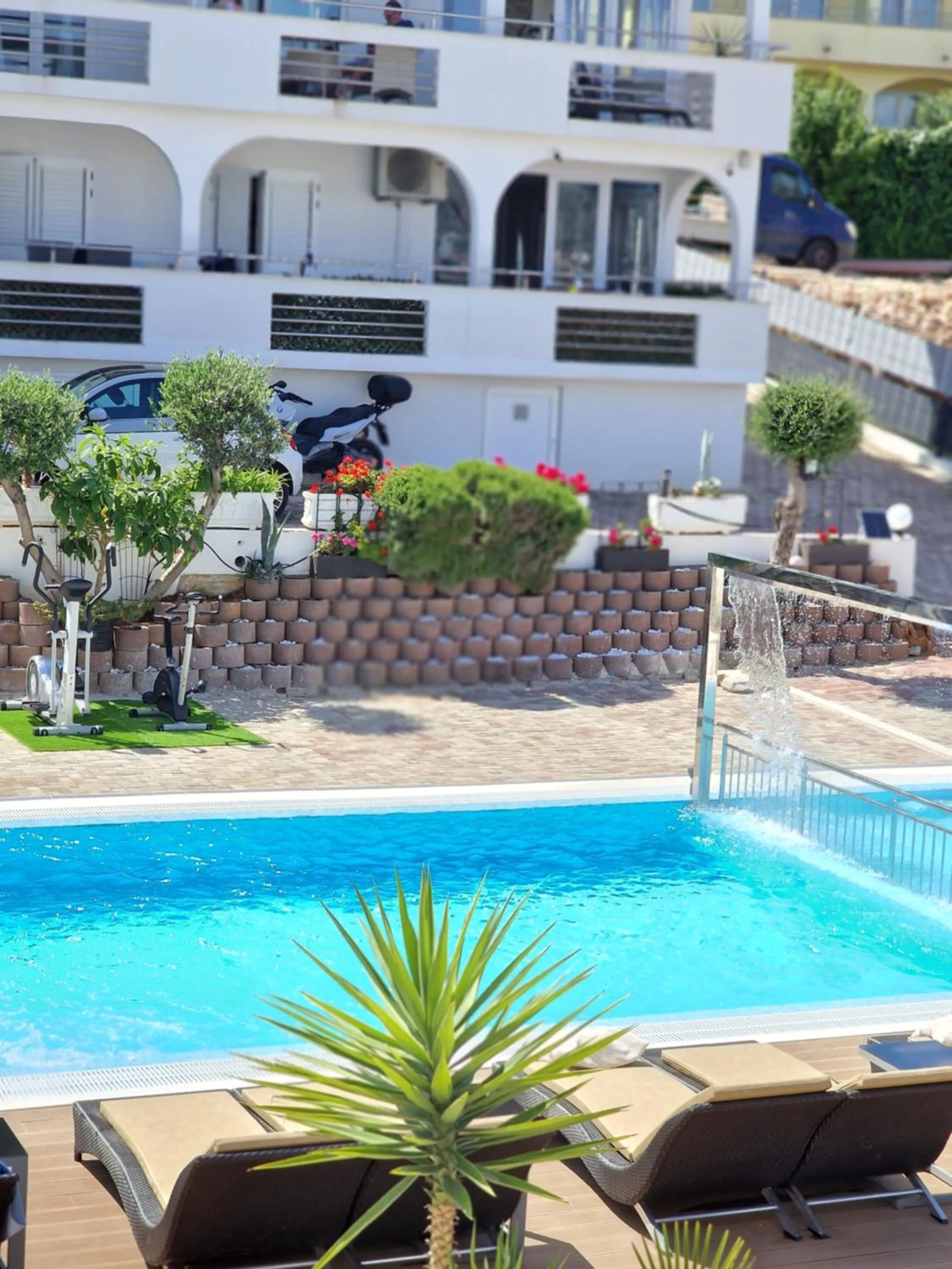 Apartments Silva with a view of sea