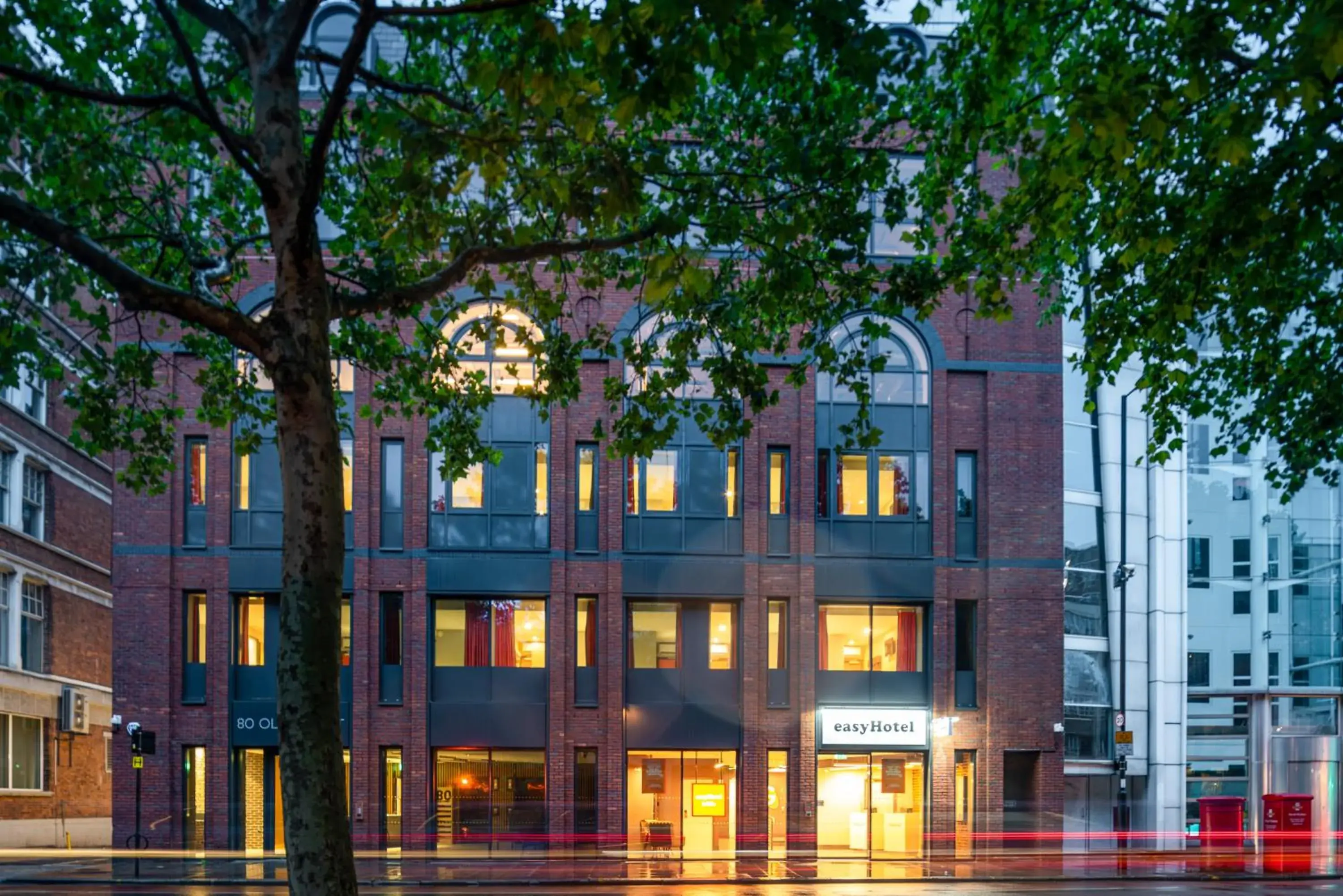 Property building in easyHotel London City Shoreditch Property building in easyHotel London City Shoreditch