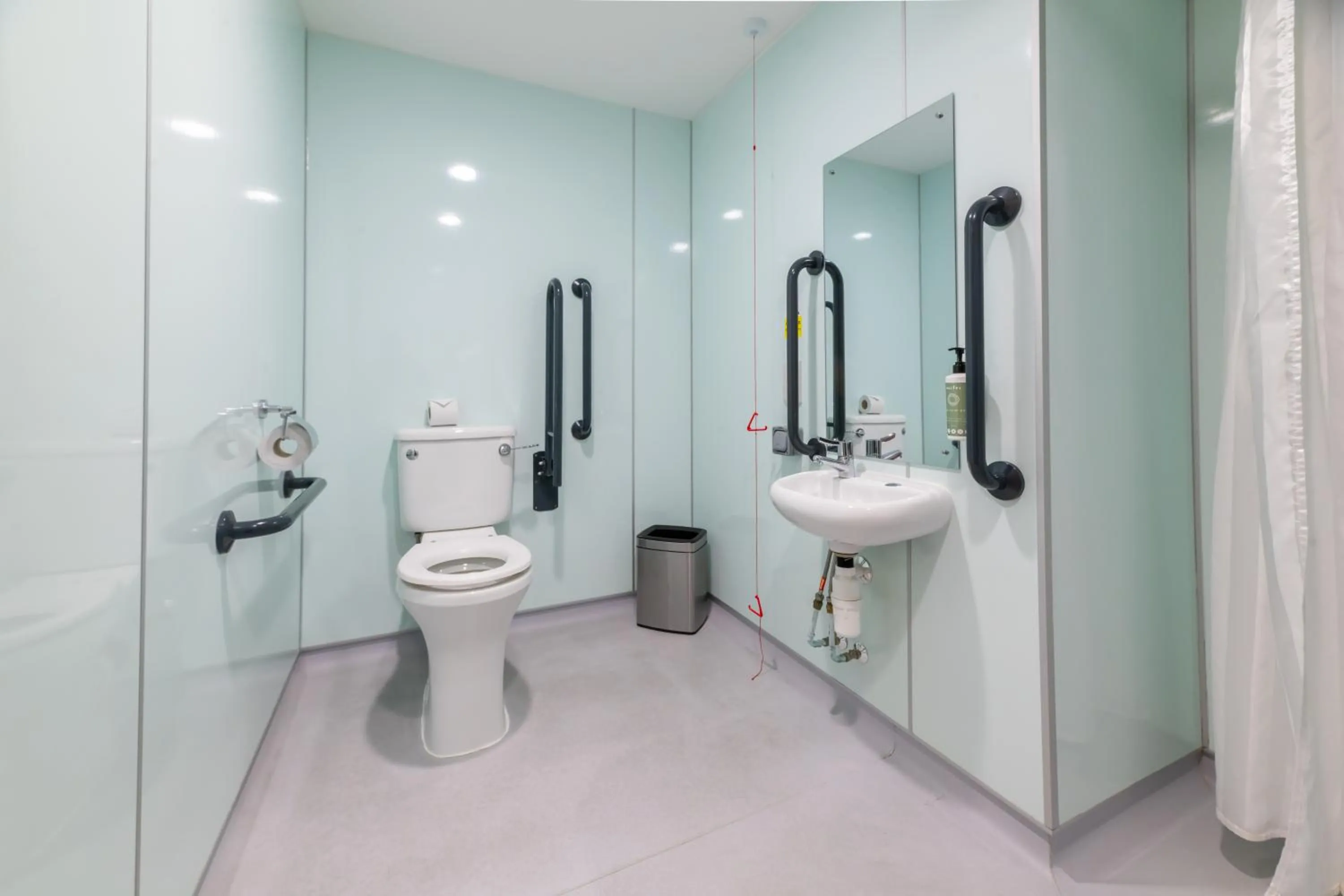 Shower in easyHotel London City Shoreditch