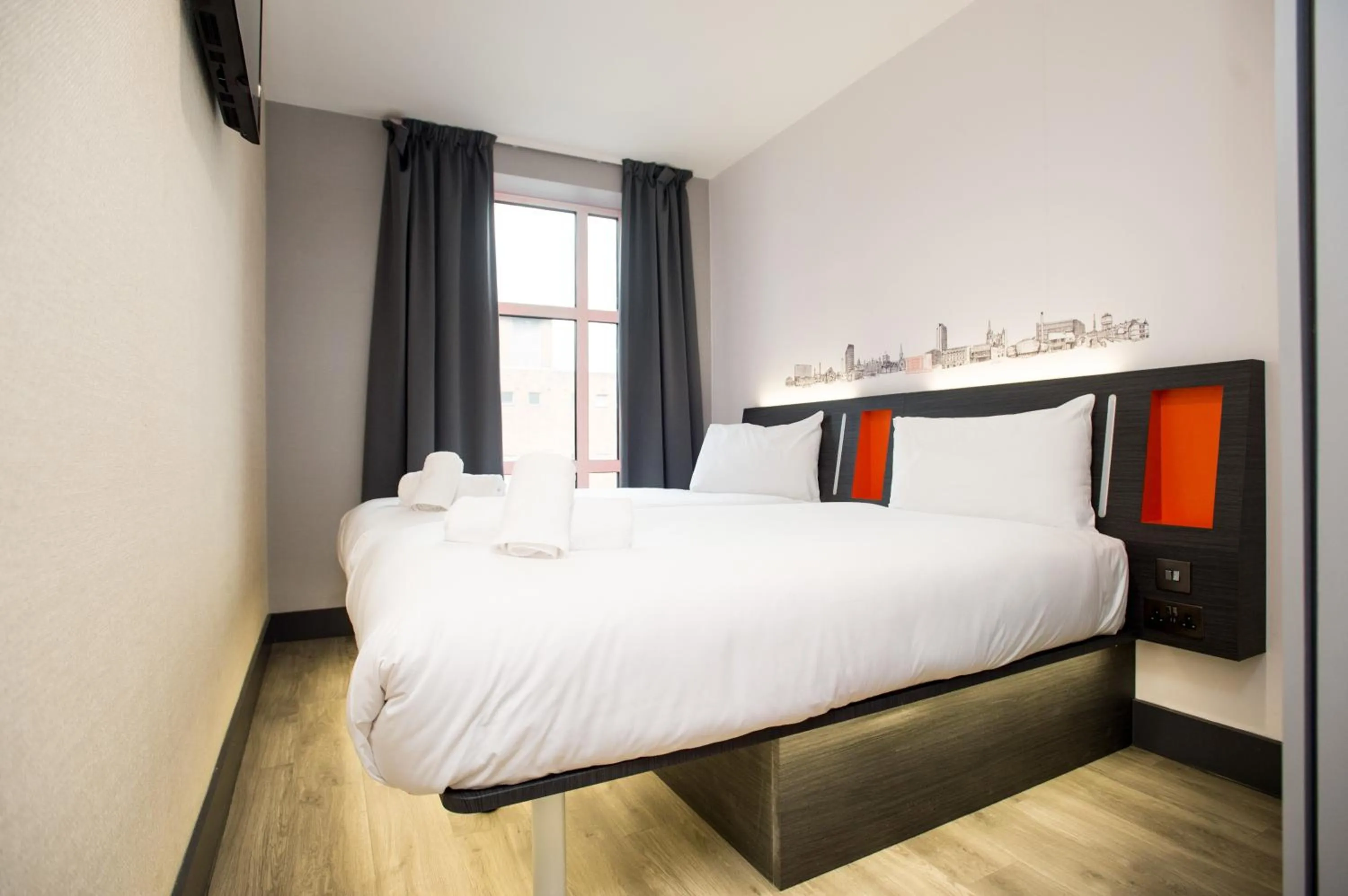 Bedroom, Bed in easyHotel London City Shoreditch