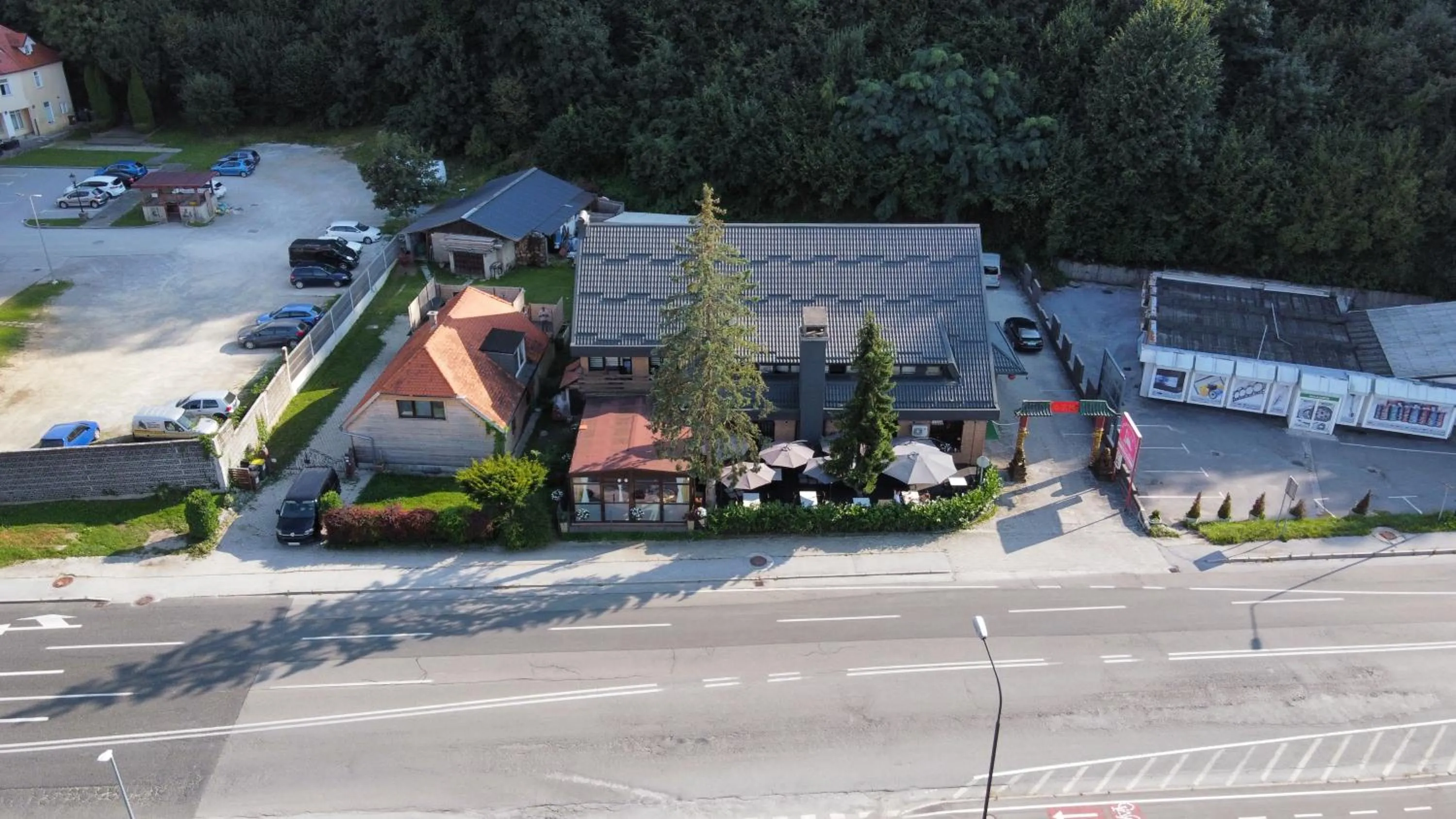 Property building in Motel Reich