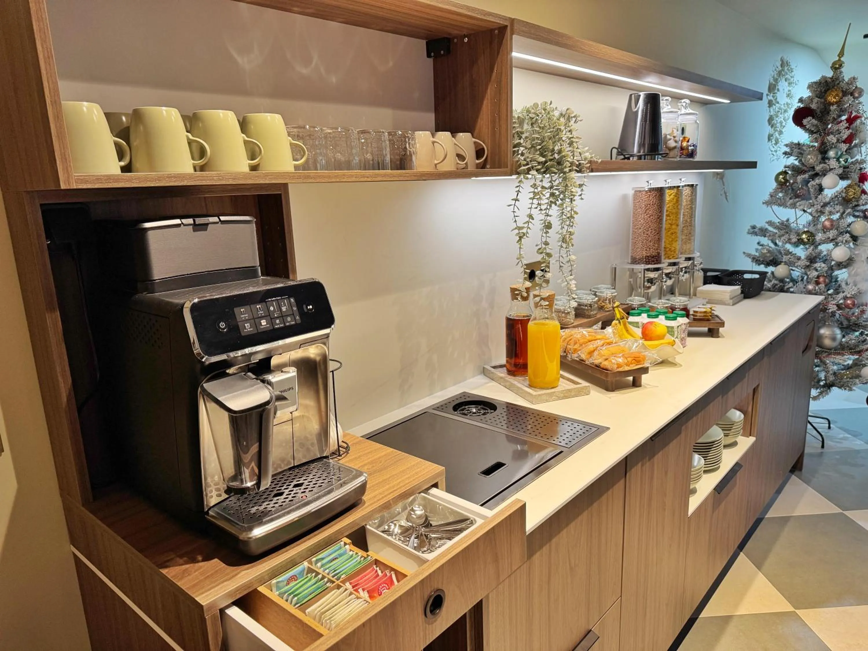 Coffee/tea facilities in Motel Reich