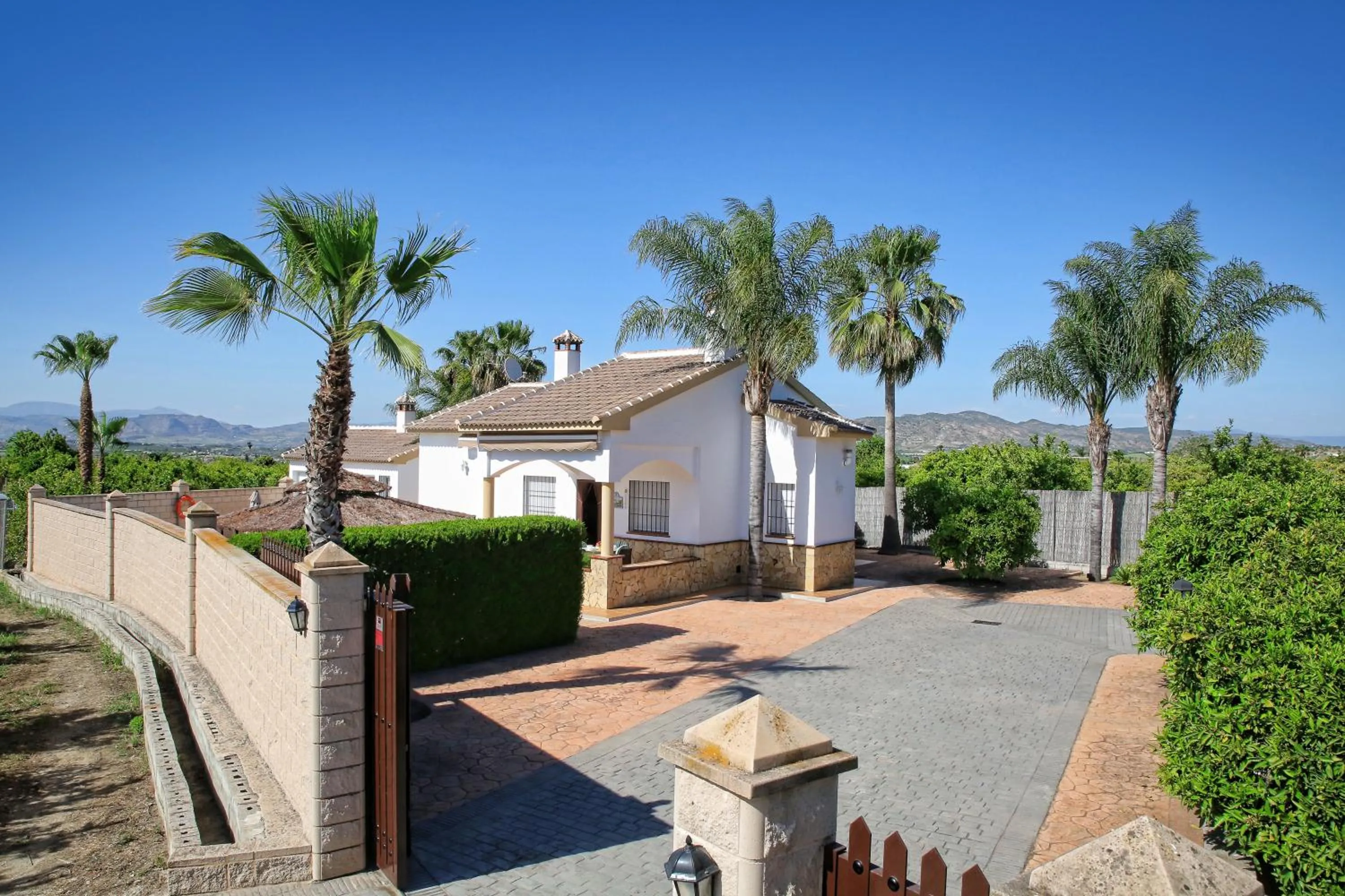 Casa Rural Típica Andaluza, WiFi,Piscina, Barbacoa, Aire Acondicionado, 5min Centros