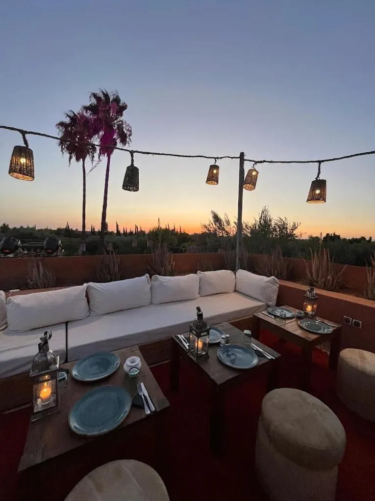 Restaurant/places to eat in The Source Hotel Music & Spa