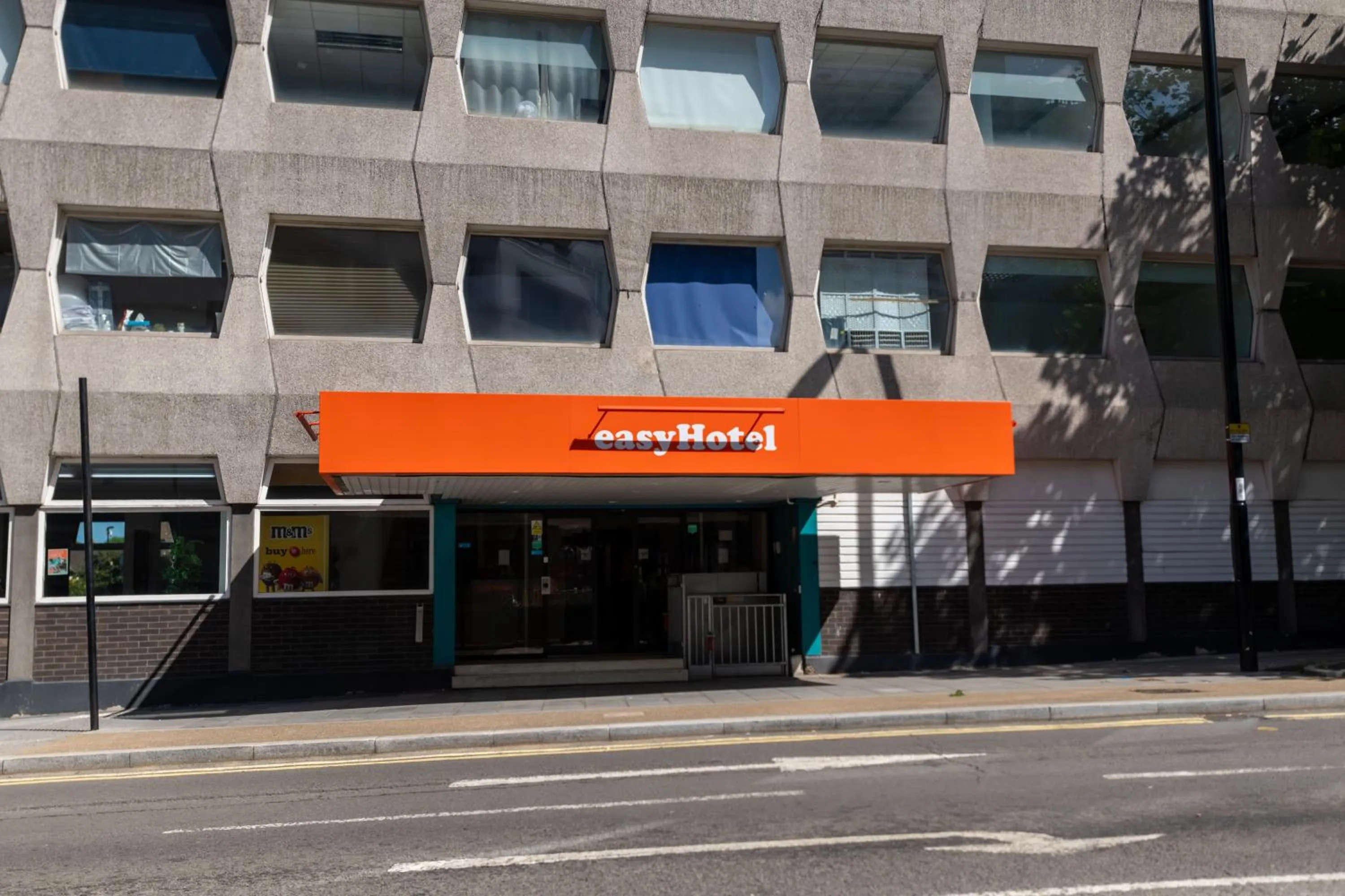 Property building in easyHotel Croydon