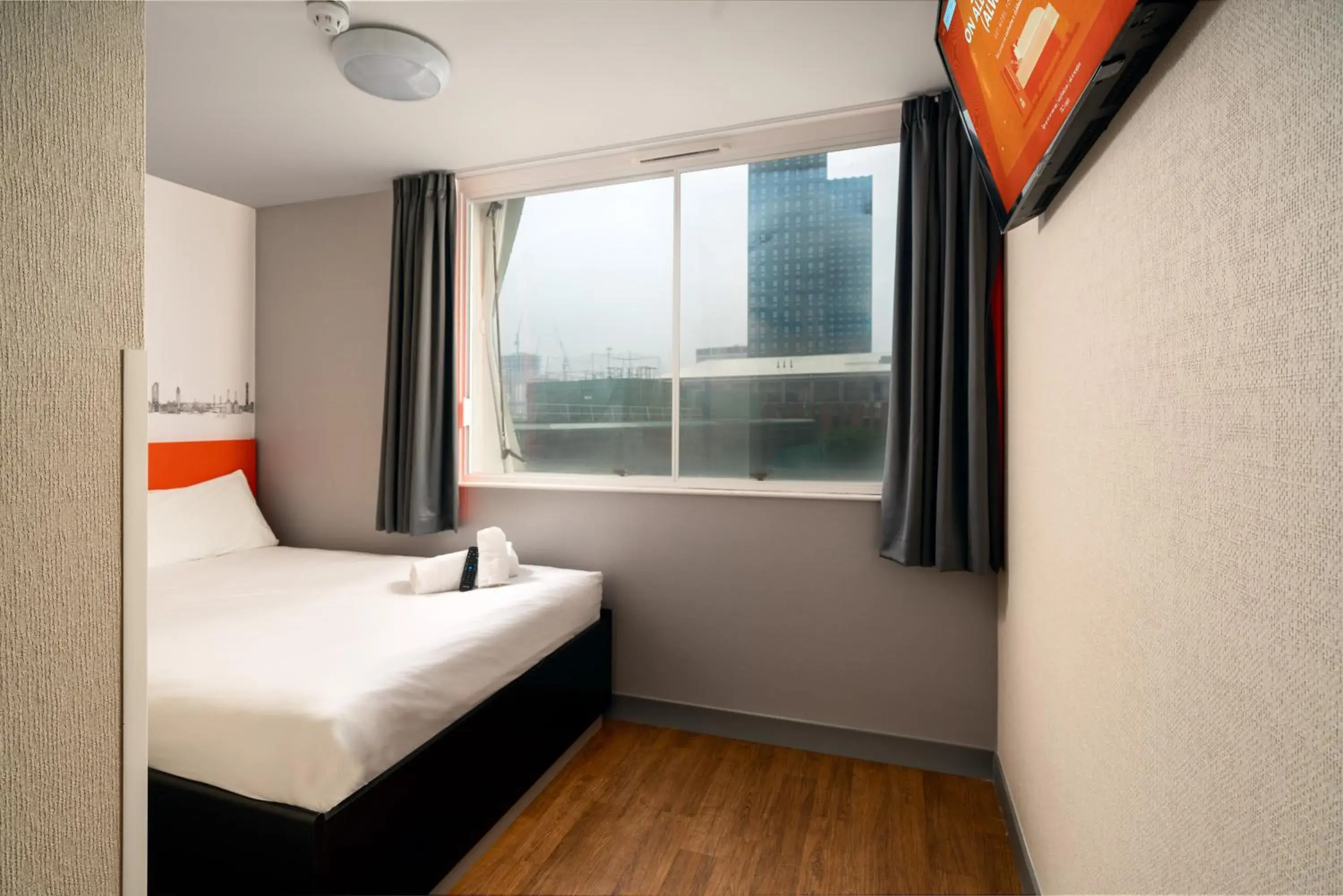 Double Room - Disability Access in easyHotel Croydon Double Room - Disability Access in easyHotel Croydon