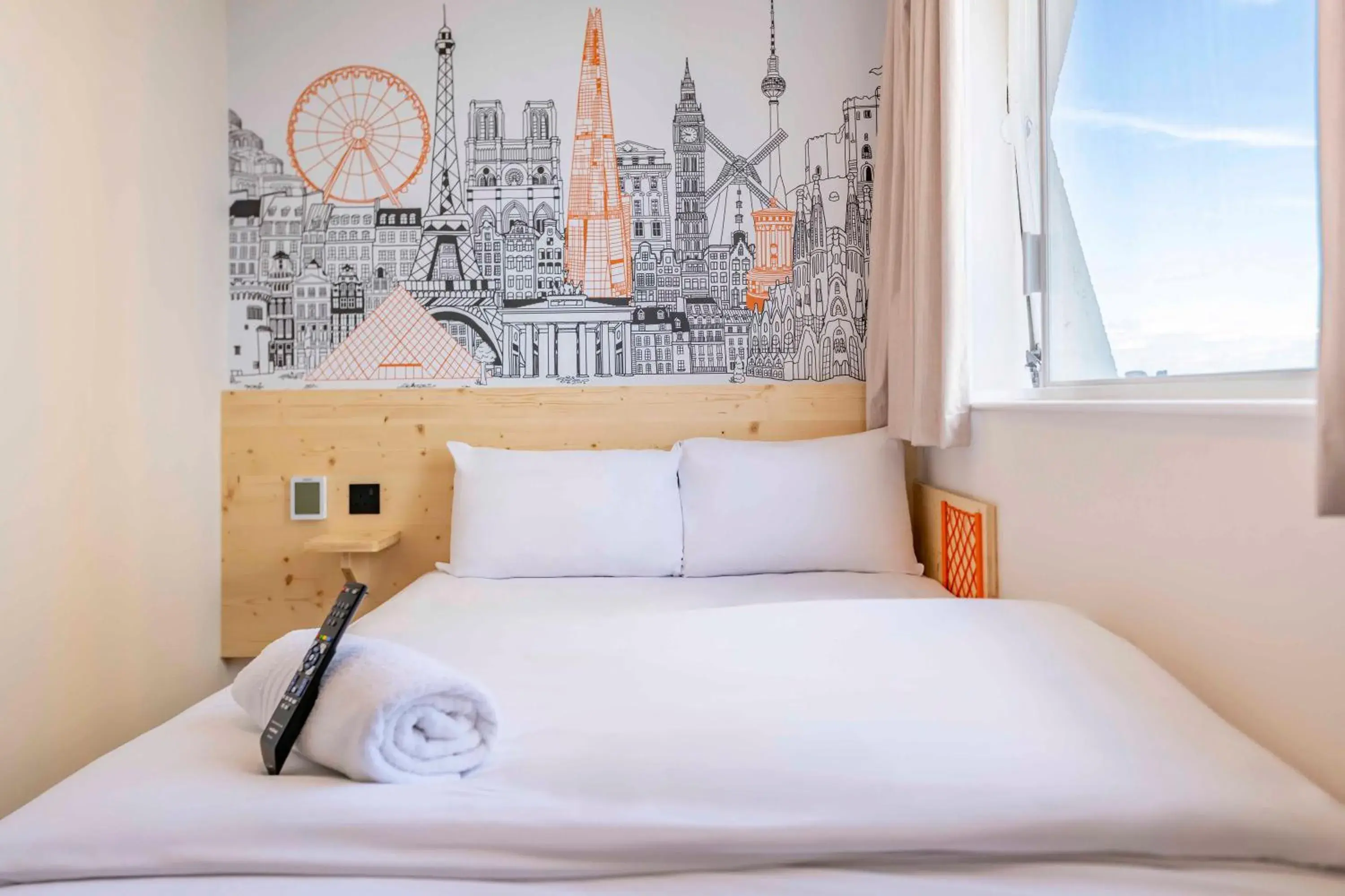 Bedroom, Bed in easyHotel Croydon Bedroom, Bed in easyHotel Croydon