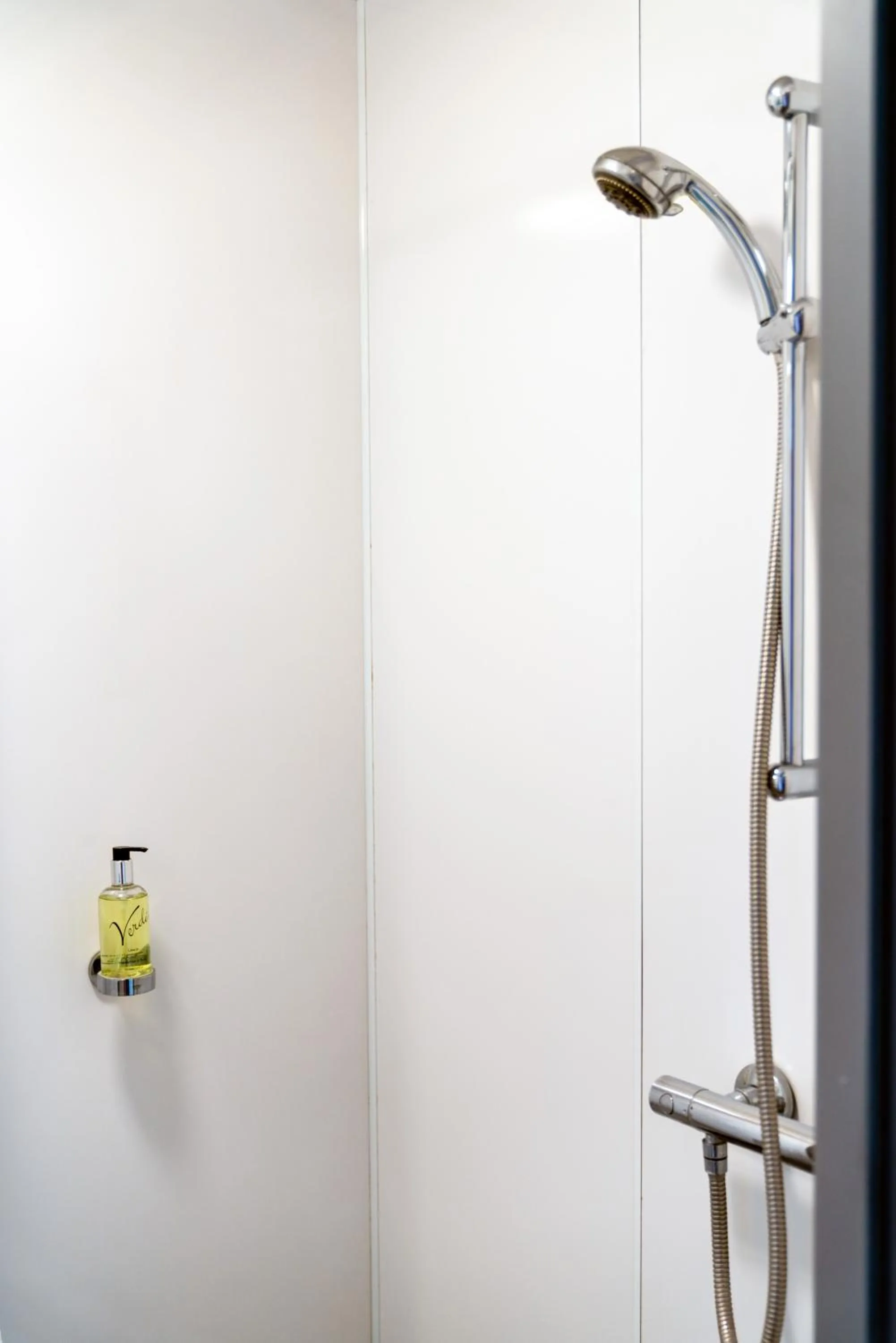 Bathroom in easyHotel Croydon