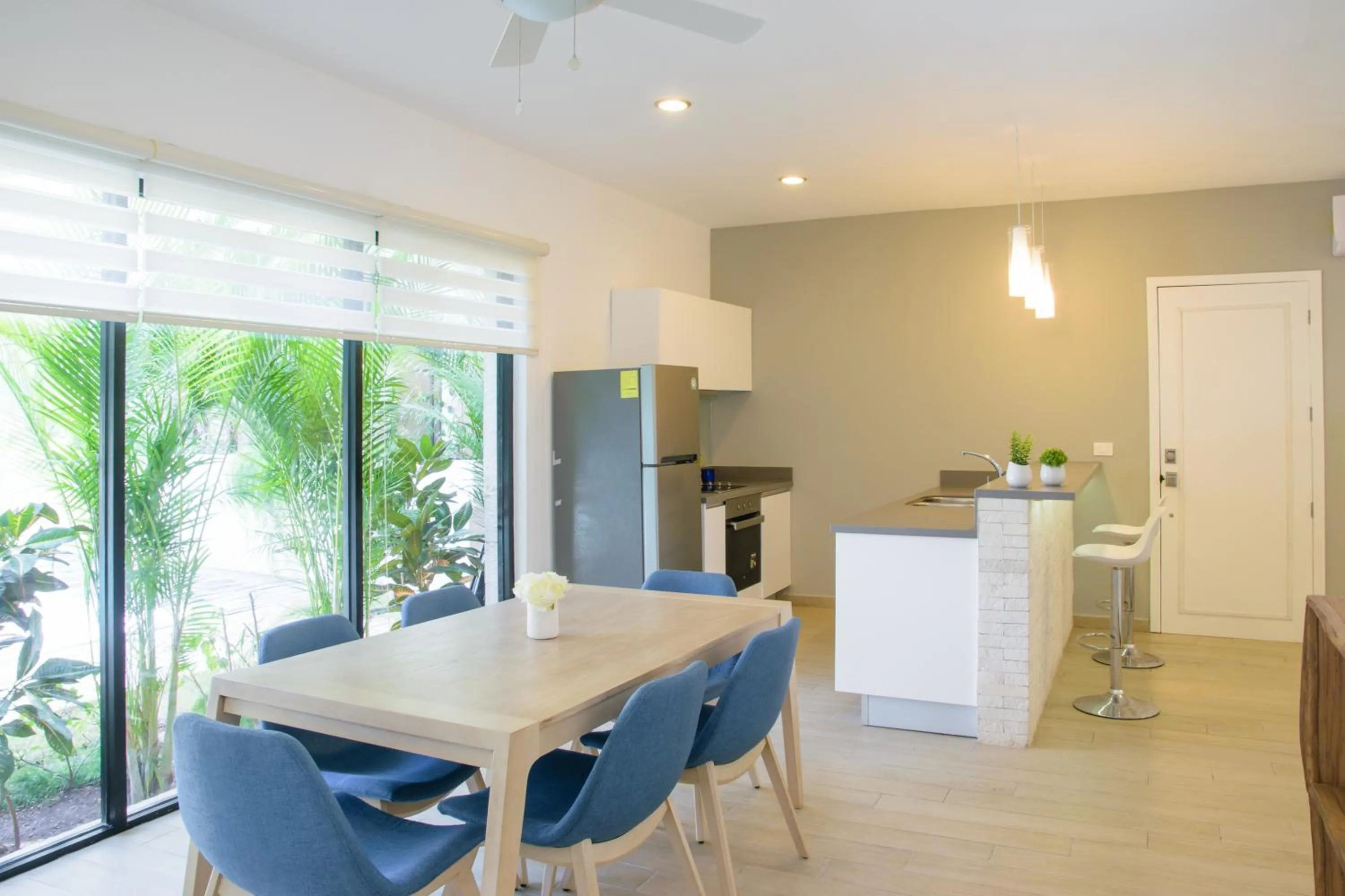 Dining area in Che Tulum Hostel & Bar Adults Only