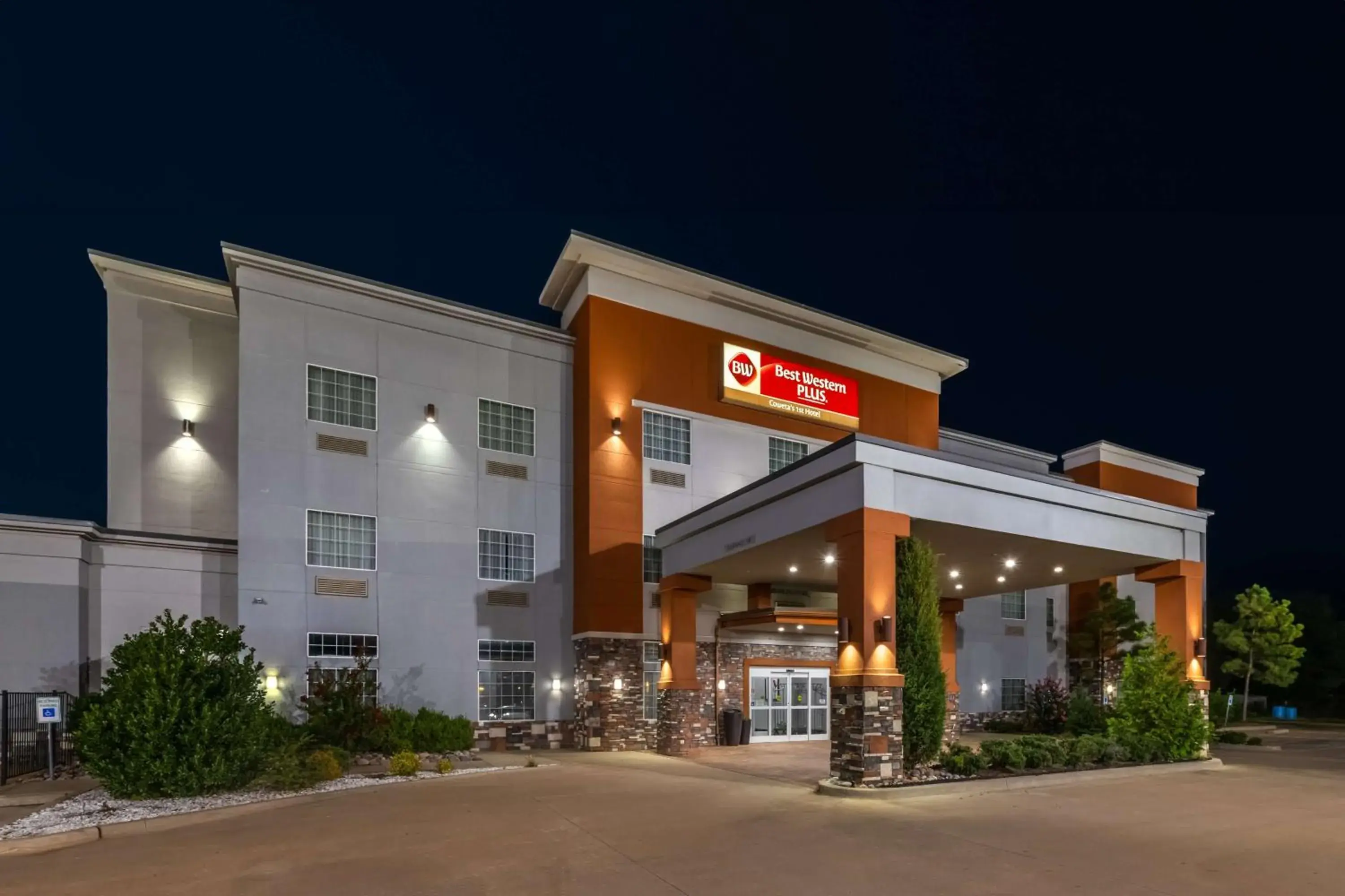 Property building in Best Western Plus Coweta's 1st Hotel Property building in Best Western Plus Coweta's 1st Hotel