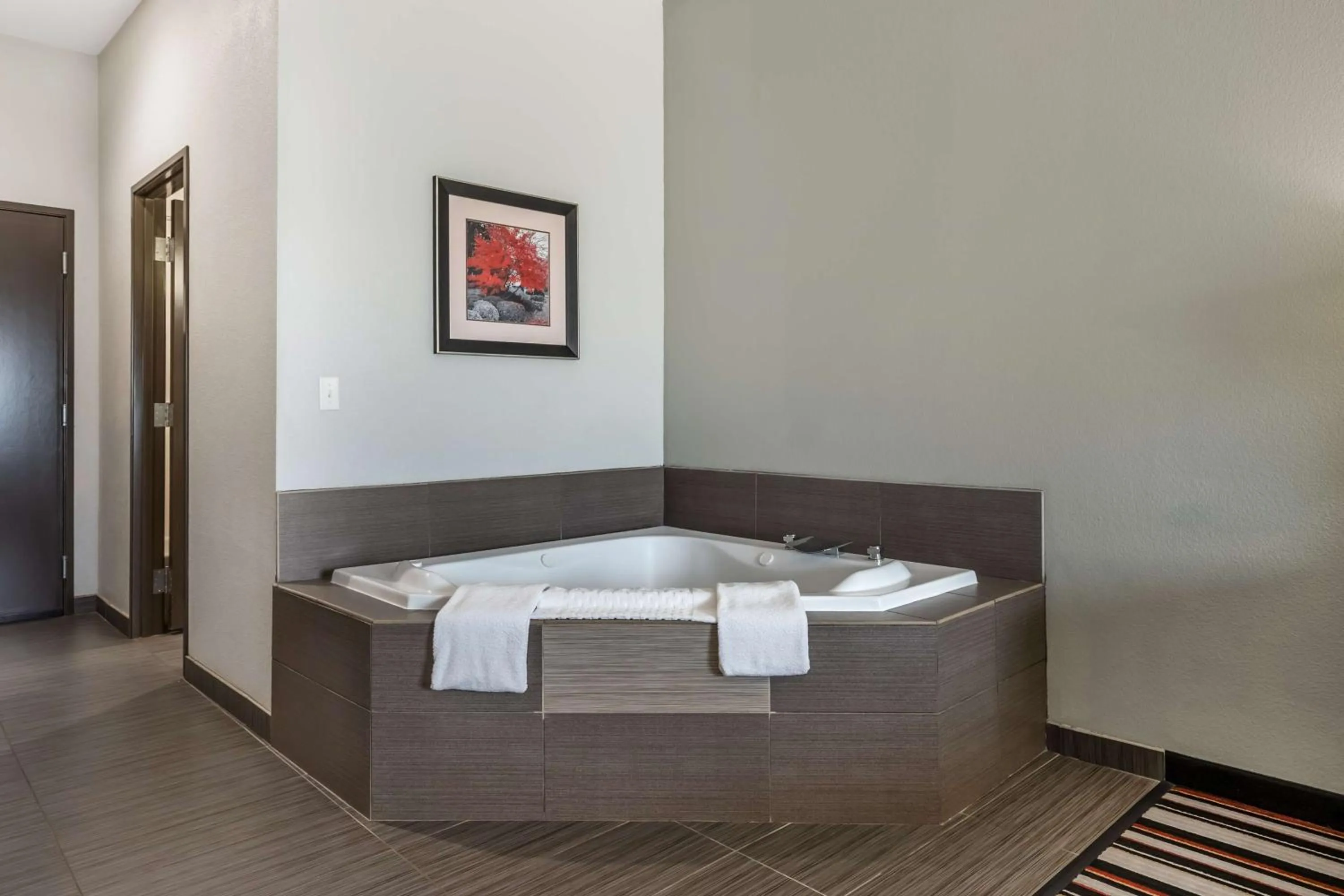 Bedroom in Best Western Plus Coweta's 1st Hotel