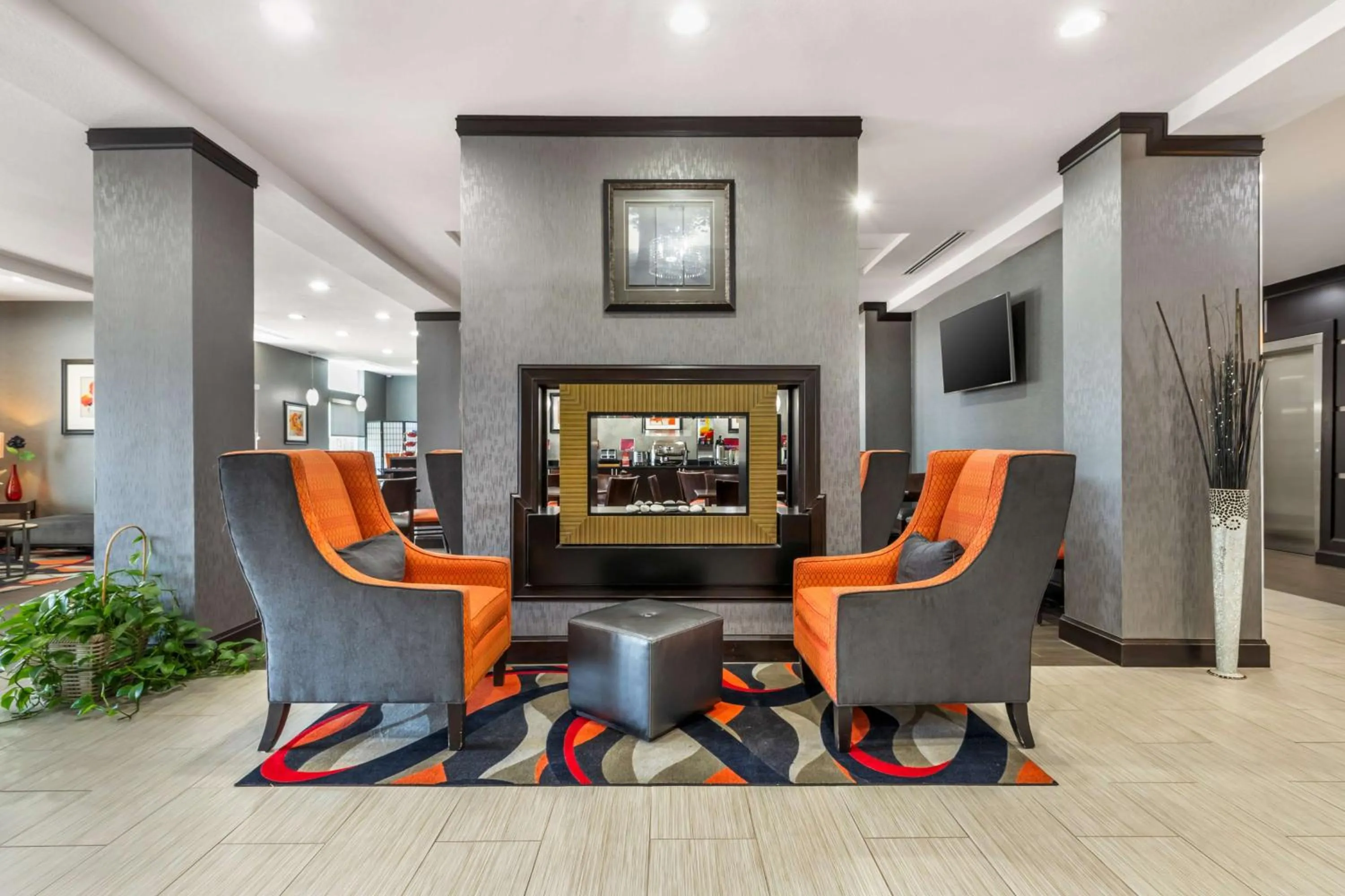 Lobby or reception in Best Western Plus Coweta's 1st Hotel