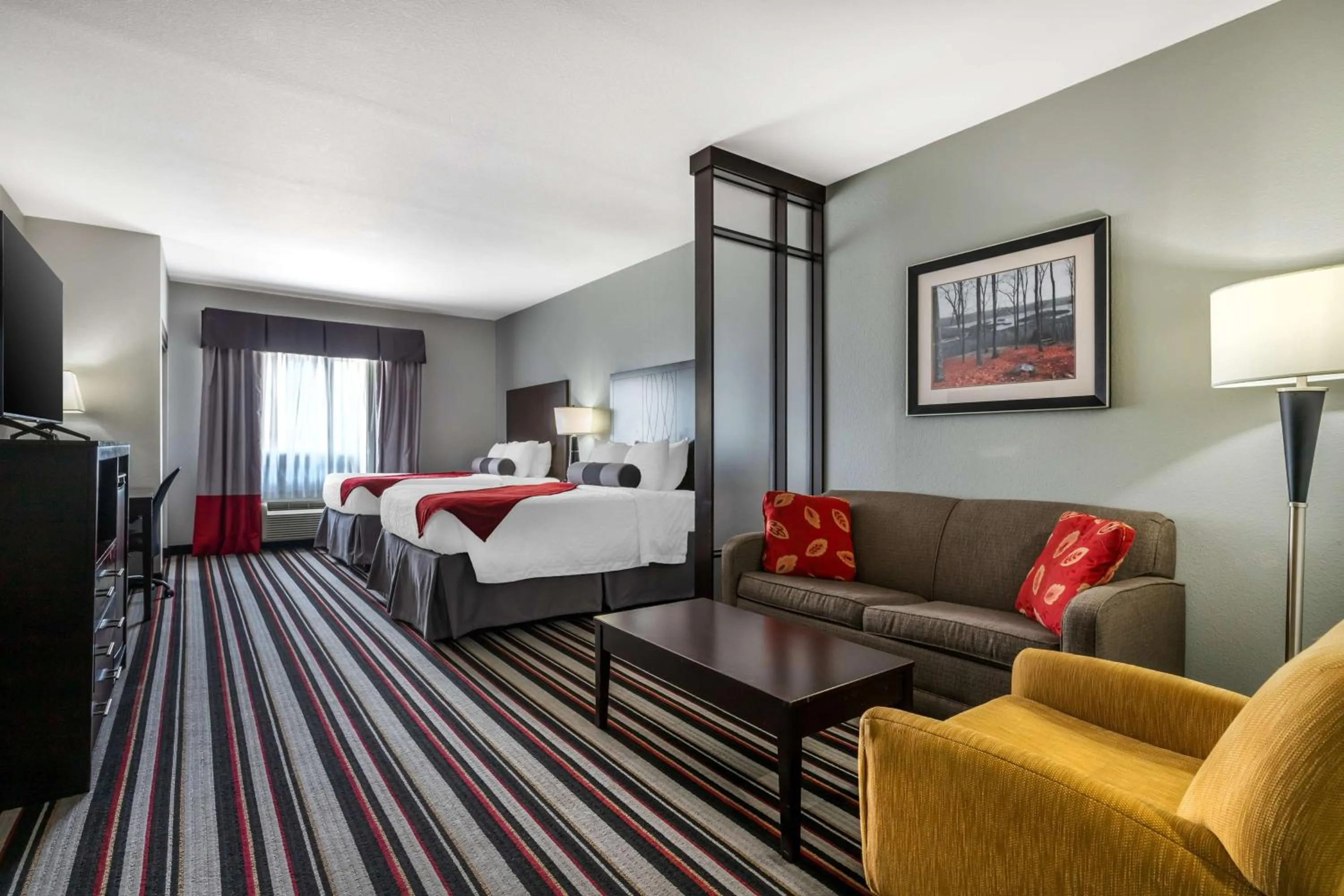 Photo of the whole room, Bed in Best Western Plus Coweta's 1st Hotel