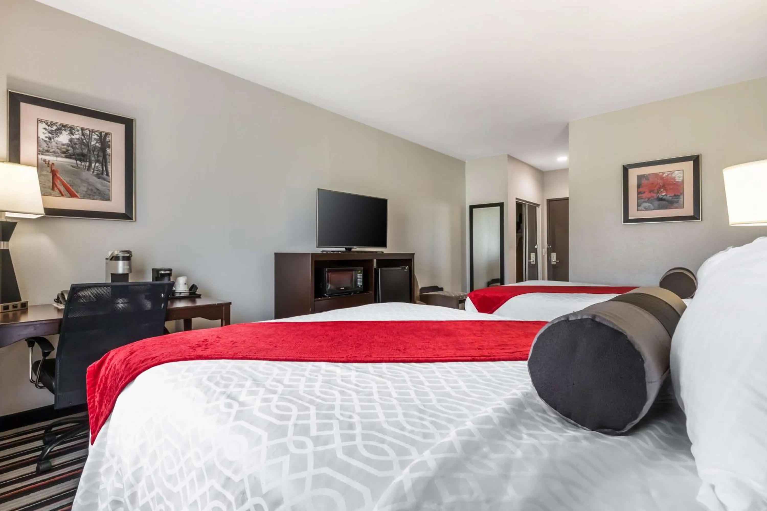 Bedroom, Bed in Best Western Plus Coweta's 1st Hotel