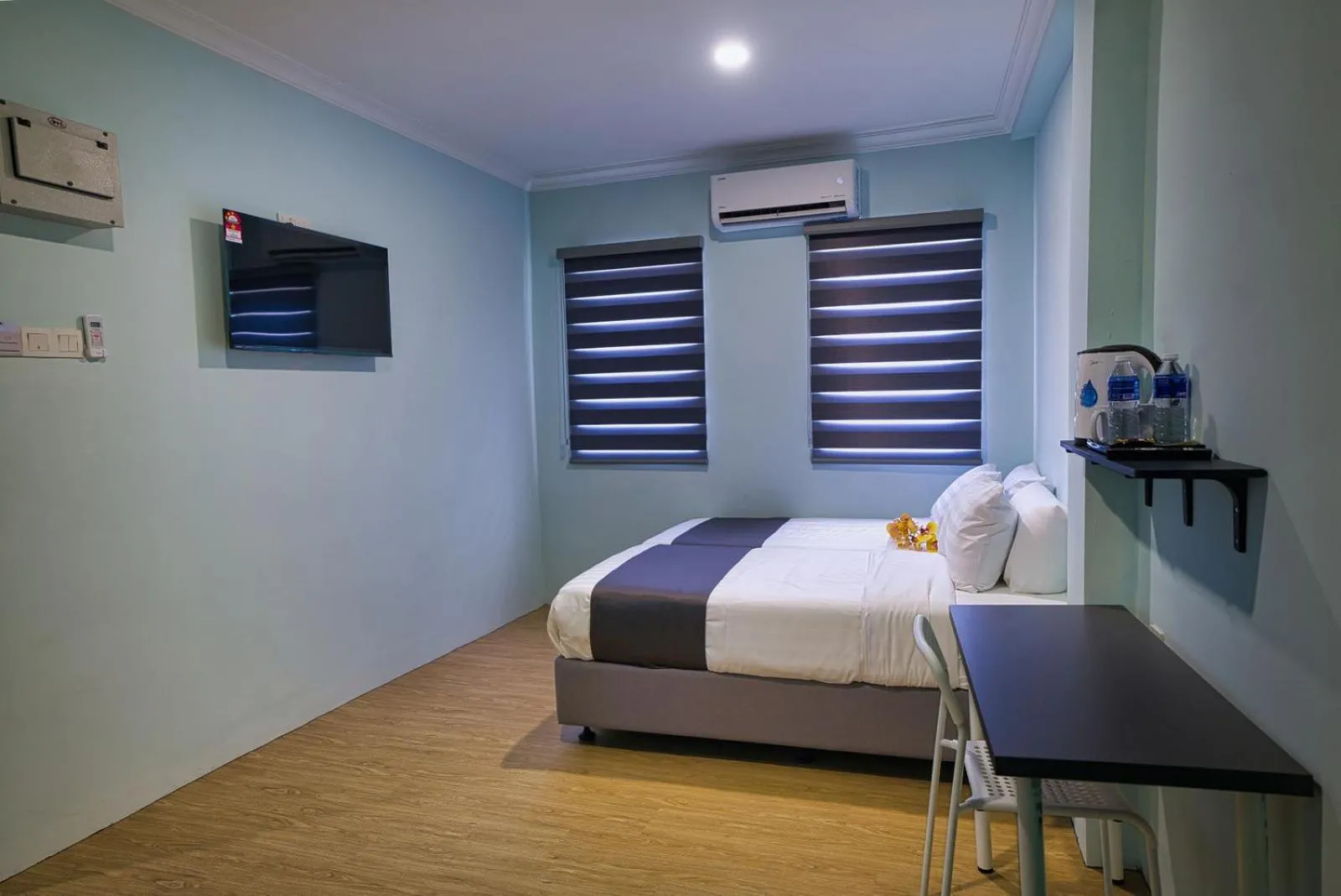 Communal lounge/ TV room, Bed in Alami Garden Hotel Kuala Lumpur