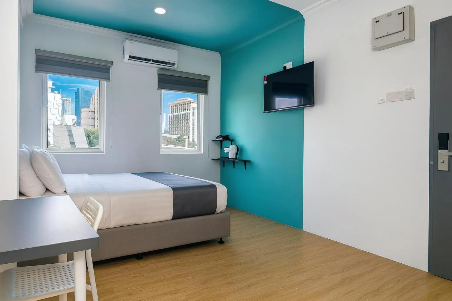 Communal lounge/ TV room, Bed in Alami Garden Hotel Kuala Lumpur