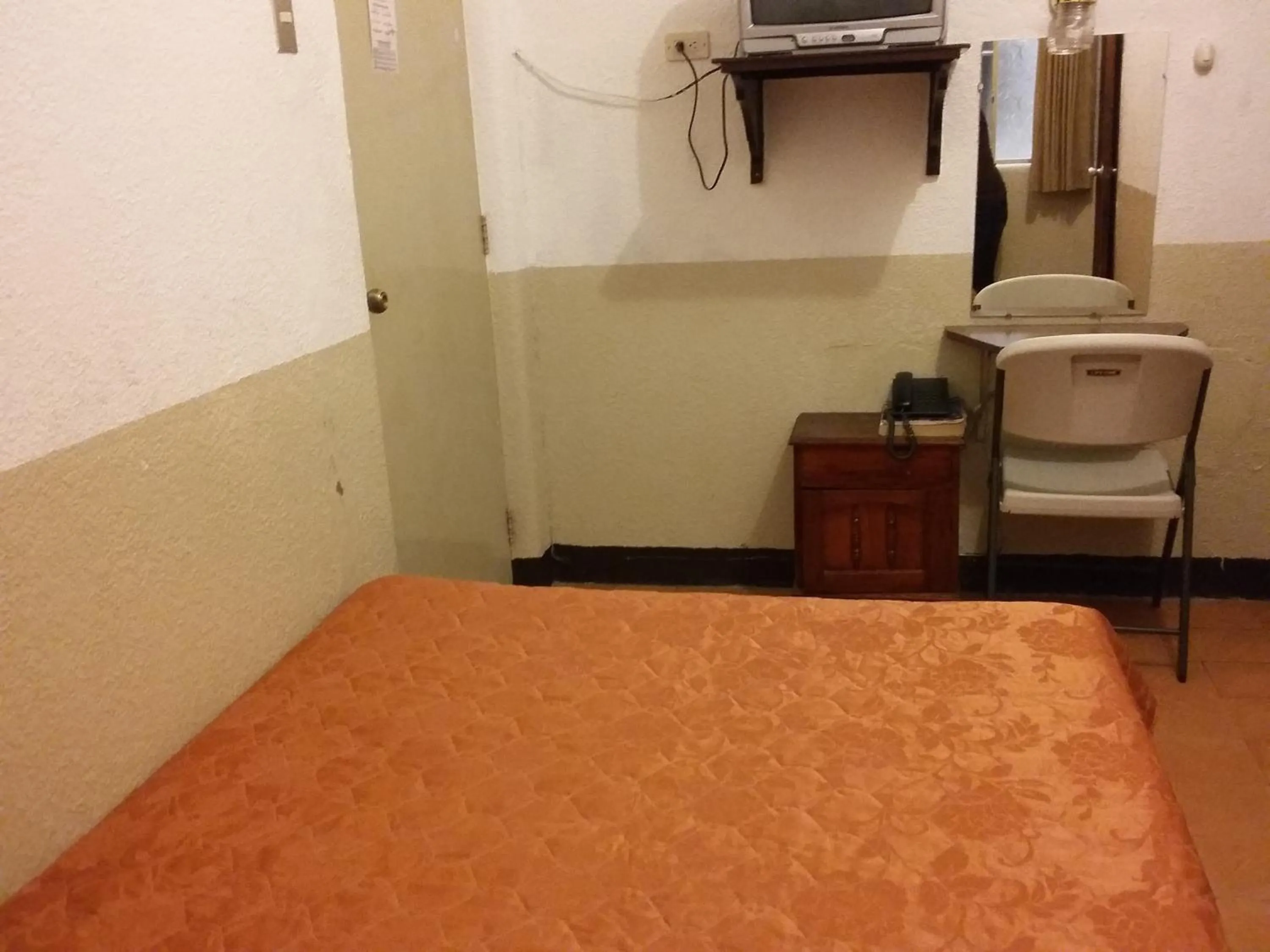 Photo of the whole room, Bed in Hotel Centenario